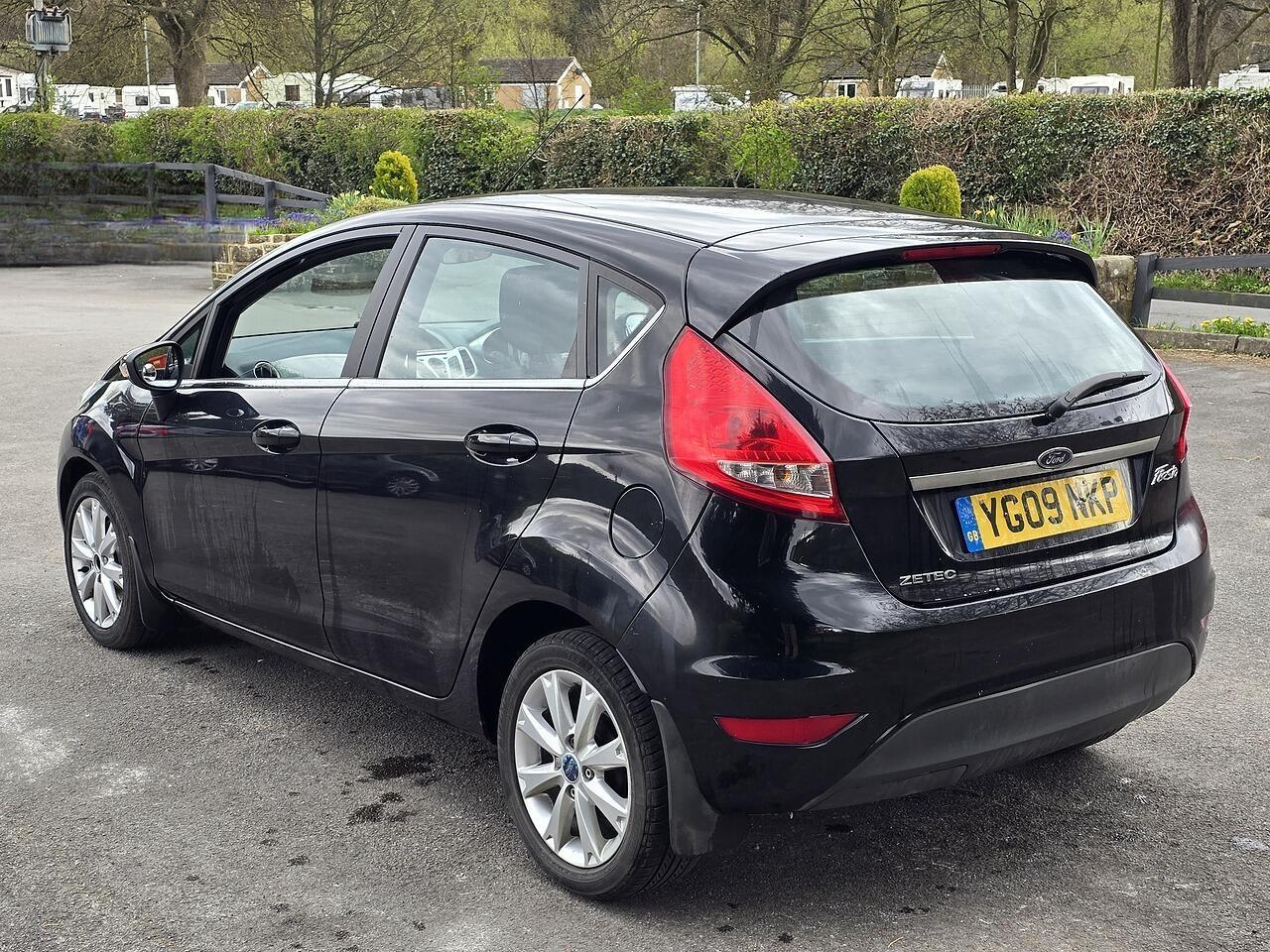 Ford Fiesta - Image 14