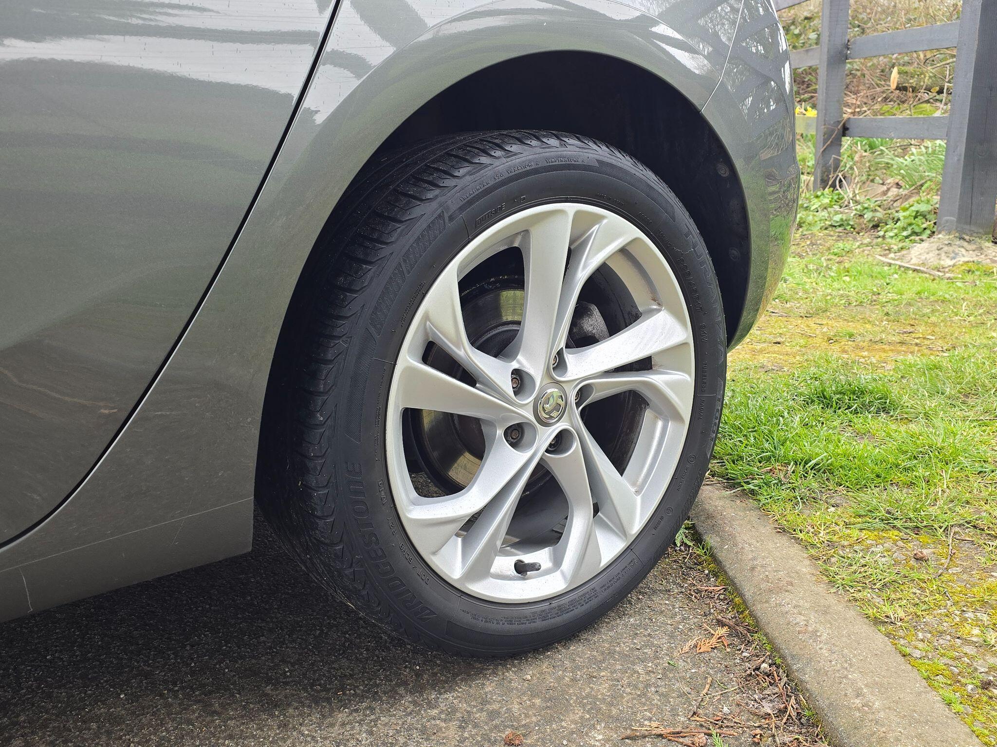 Vauxhall Astra - Image 11