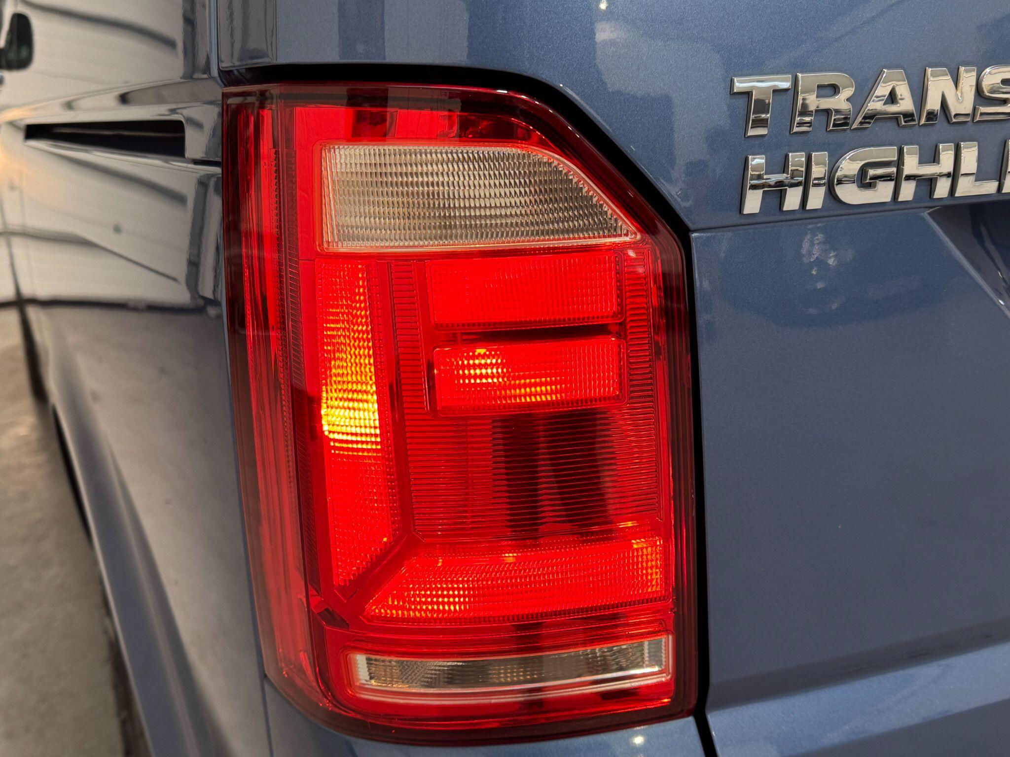 Volkswagen Transporter - Image 79