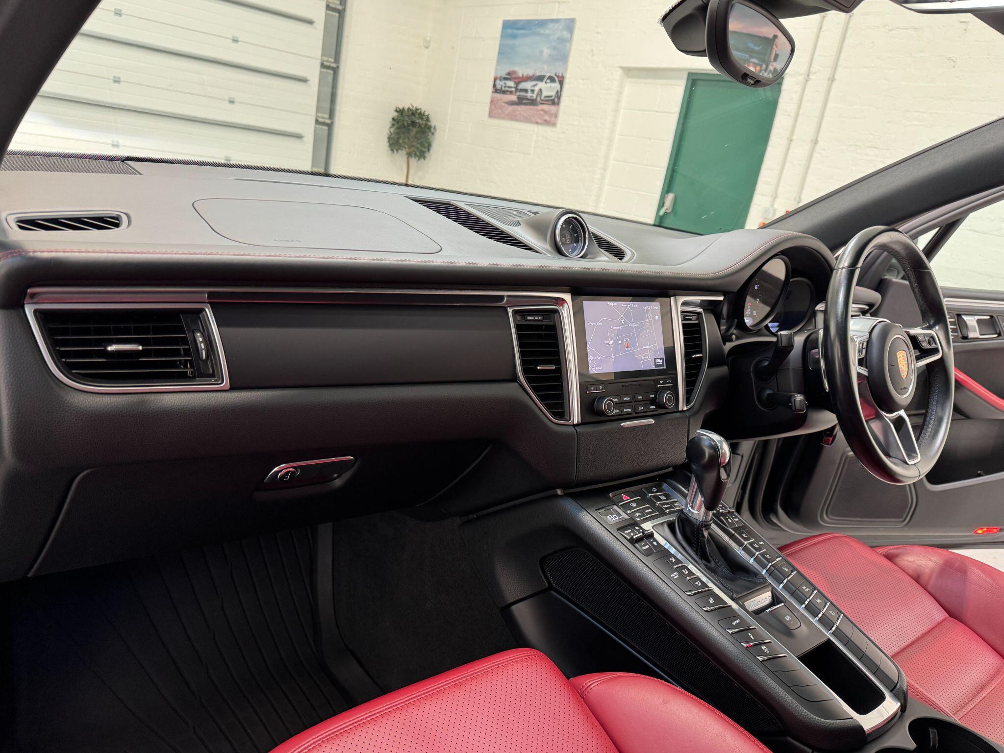 Porsche Macan - Image 20