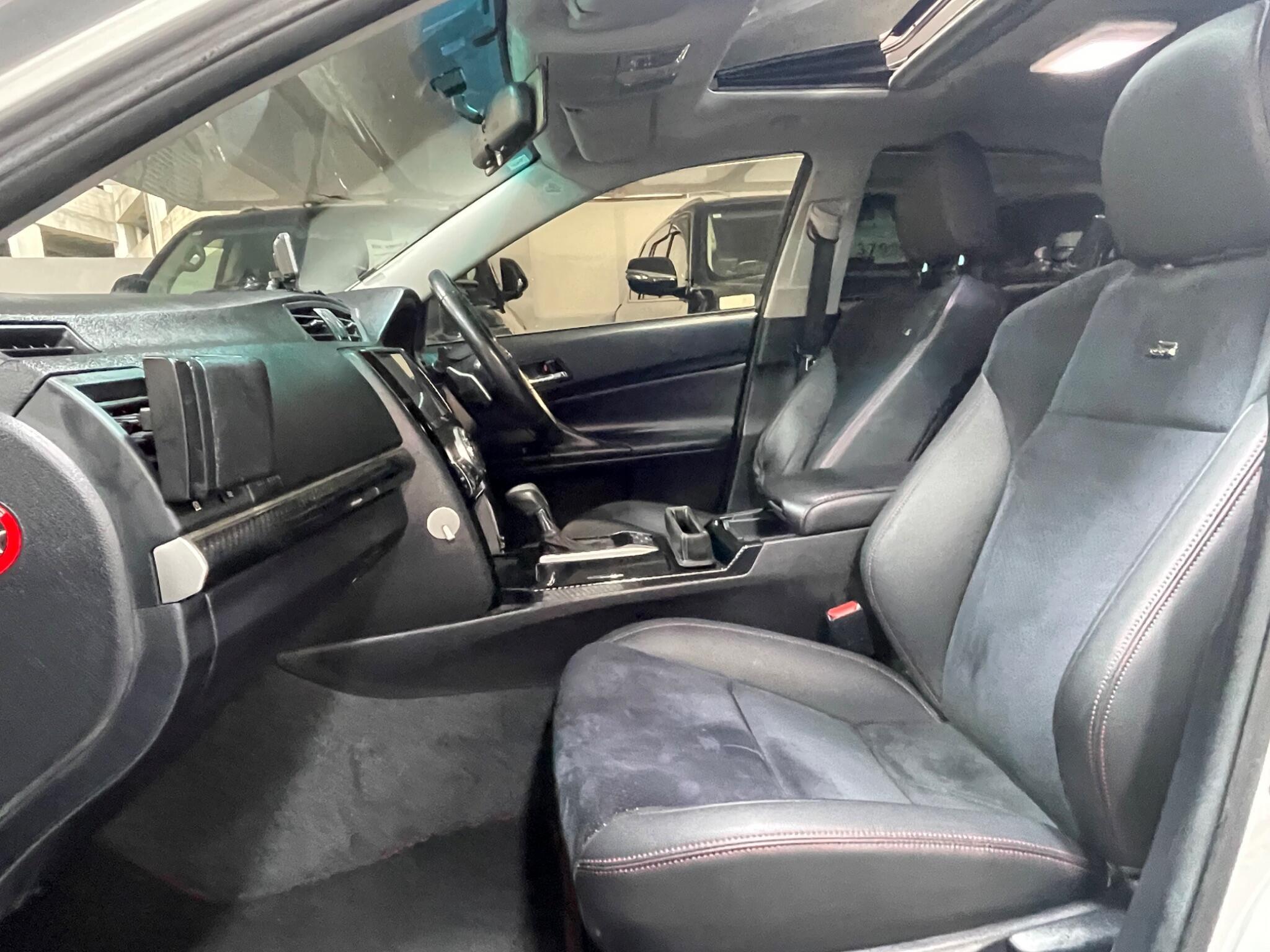 Toyota Mark X - Image 10