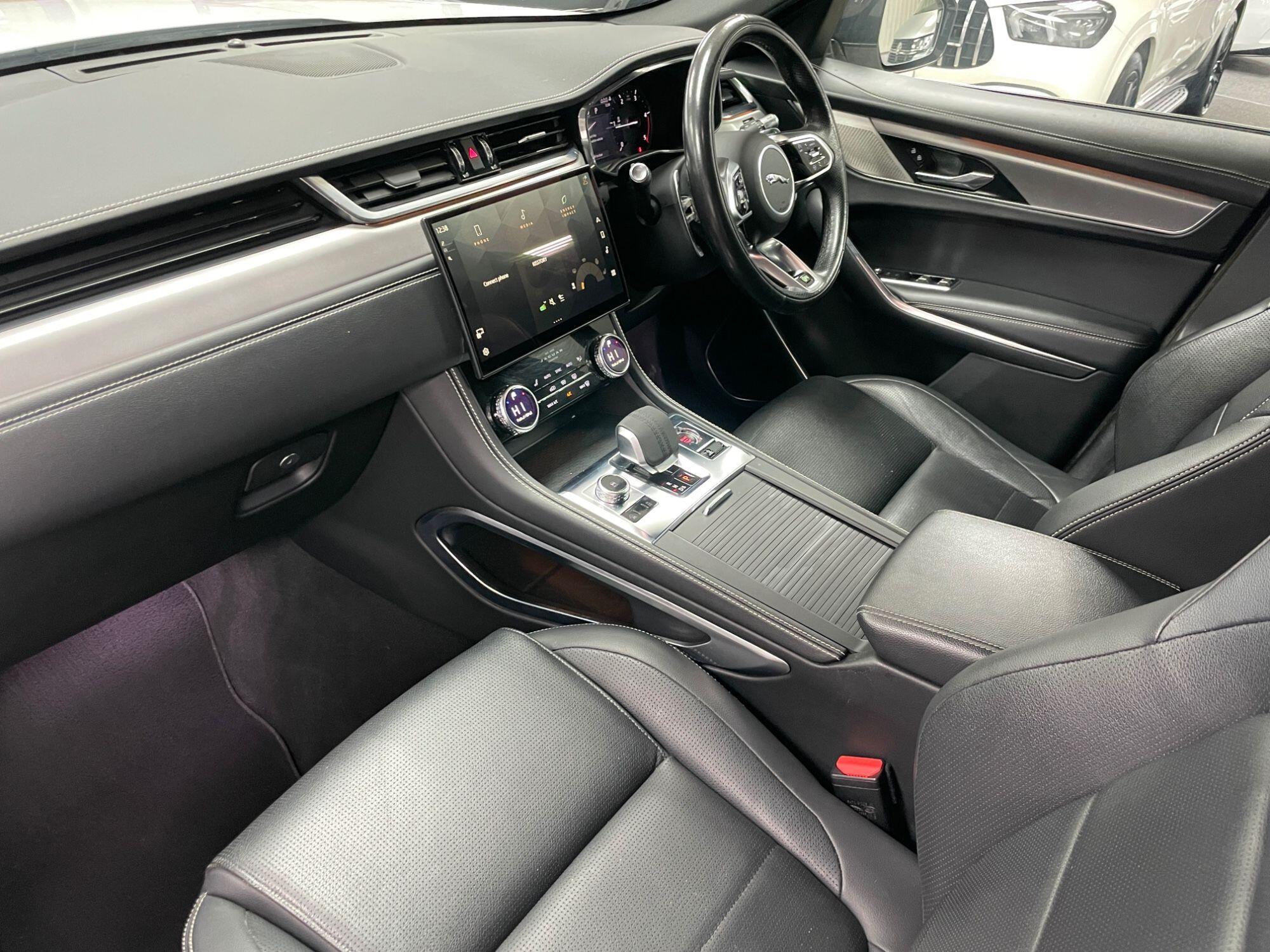 Jaguar F-Pace - Image 31