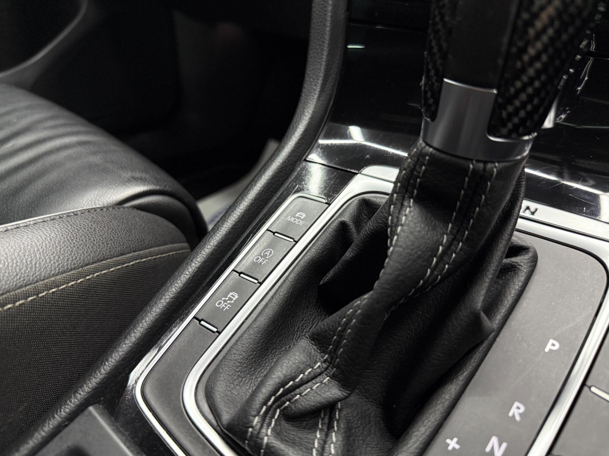 Volkswagen Golf - Image 48