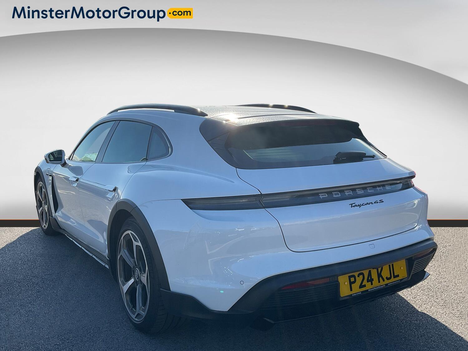 Porsche Taycan - Image 4