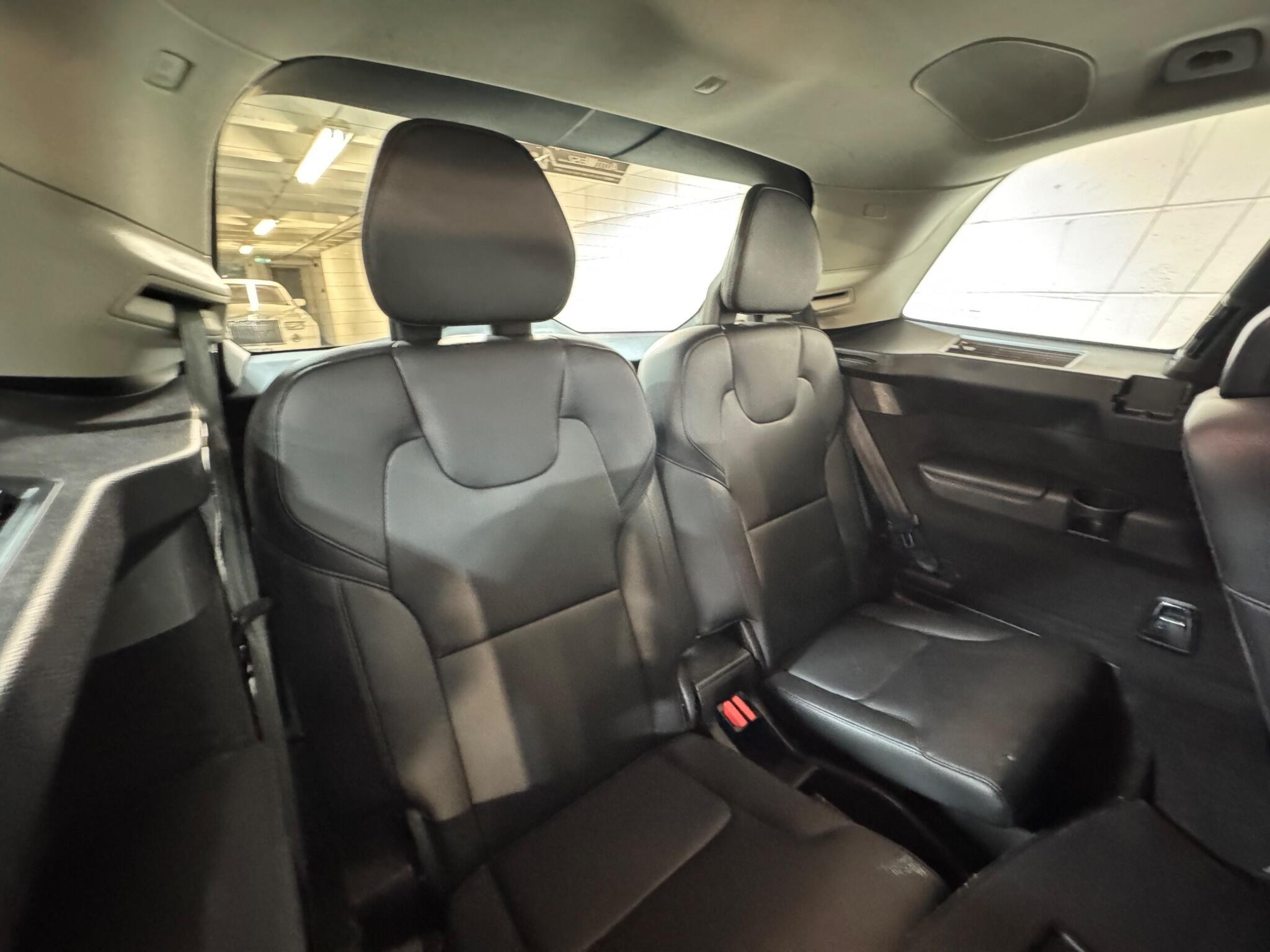 Volvo XC90 - Image 14