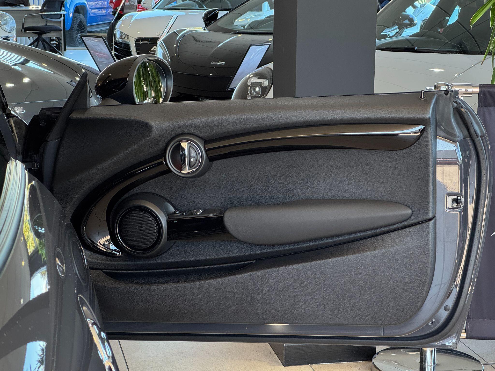 MINI Hatch - Image 15