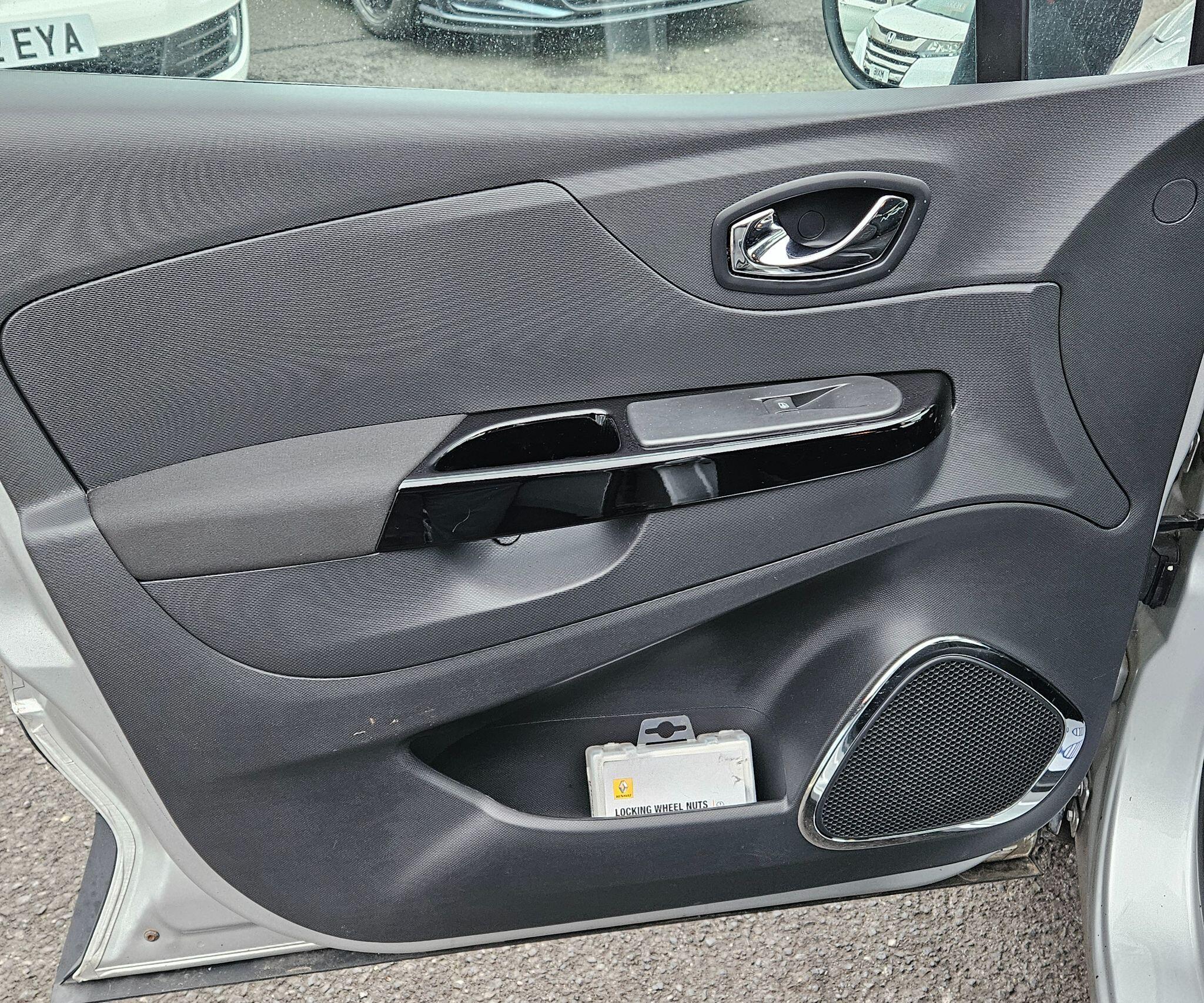 Renault Captur - Image 43