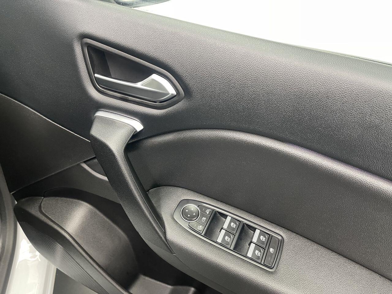 Renault Captur - Image 27