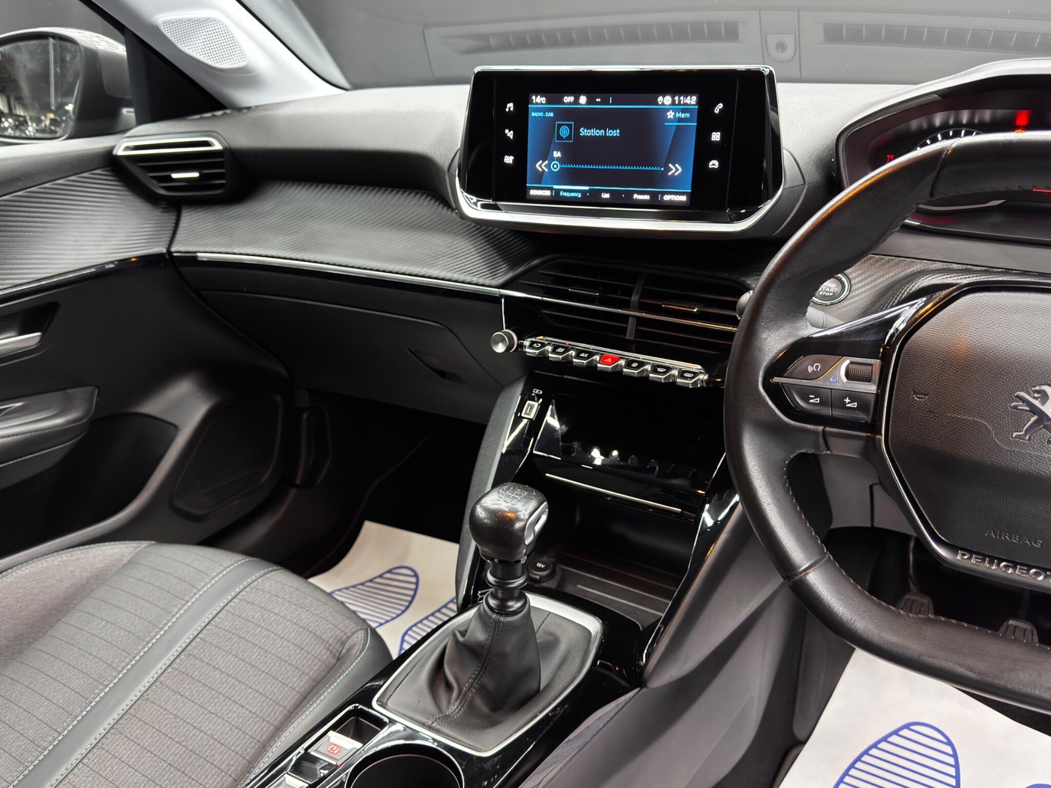 Peugeot 208 - Image 24