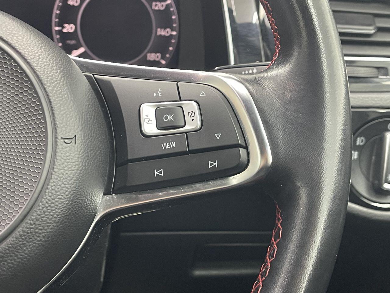 Volkswagen Golf - Image 35