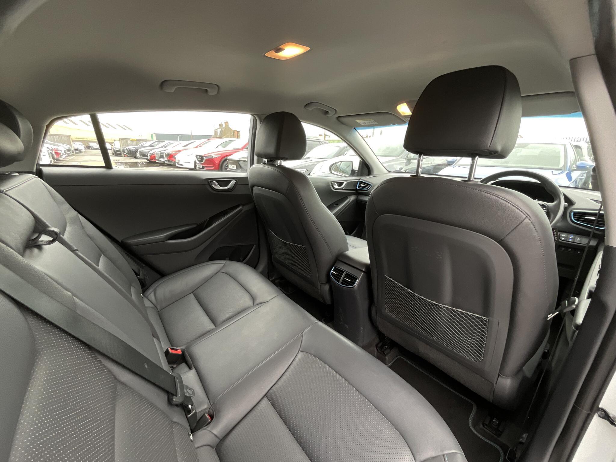 Hyundai Ioniq - Image 7