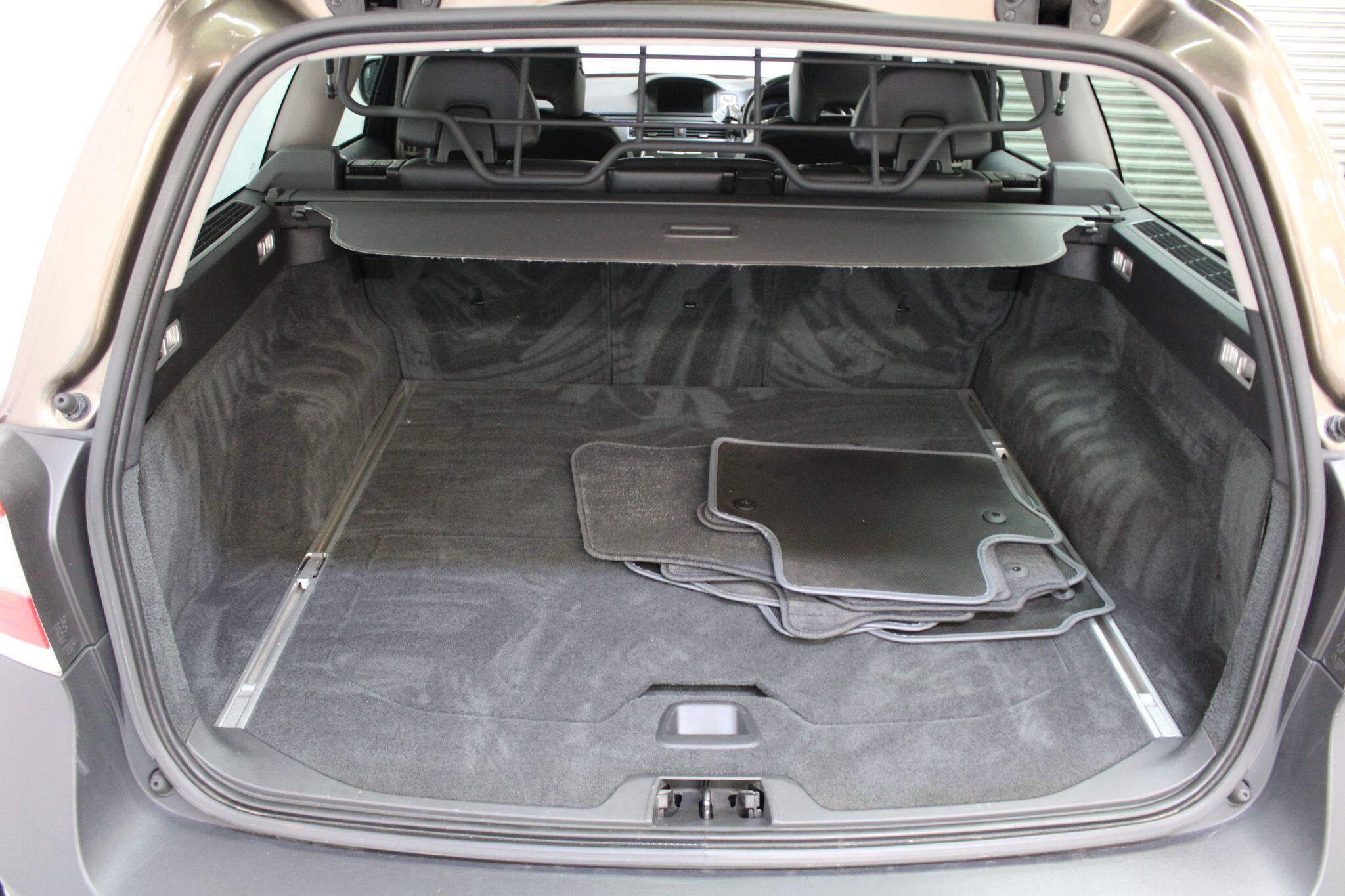 Volvo XC70 - Image 16