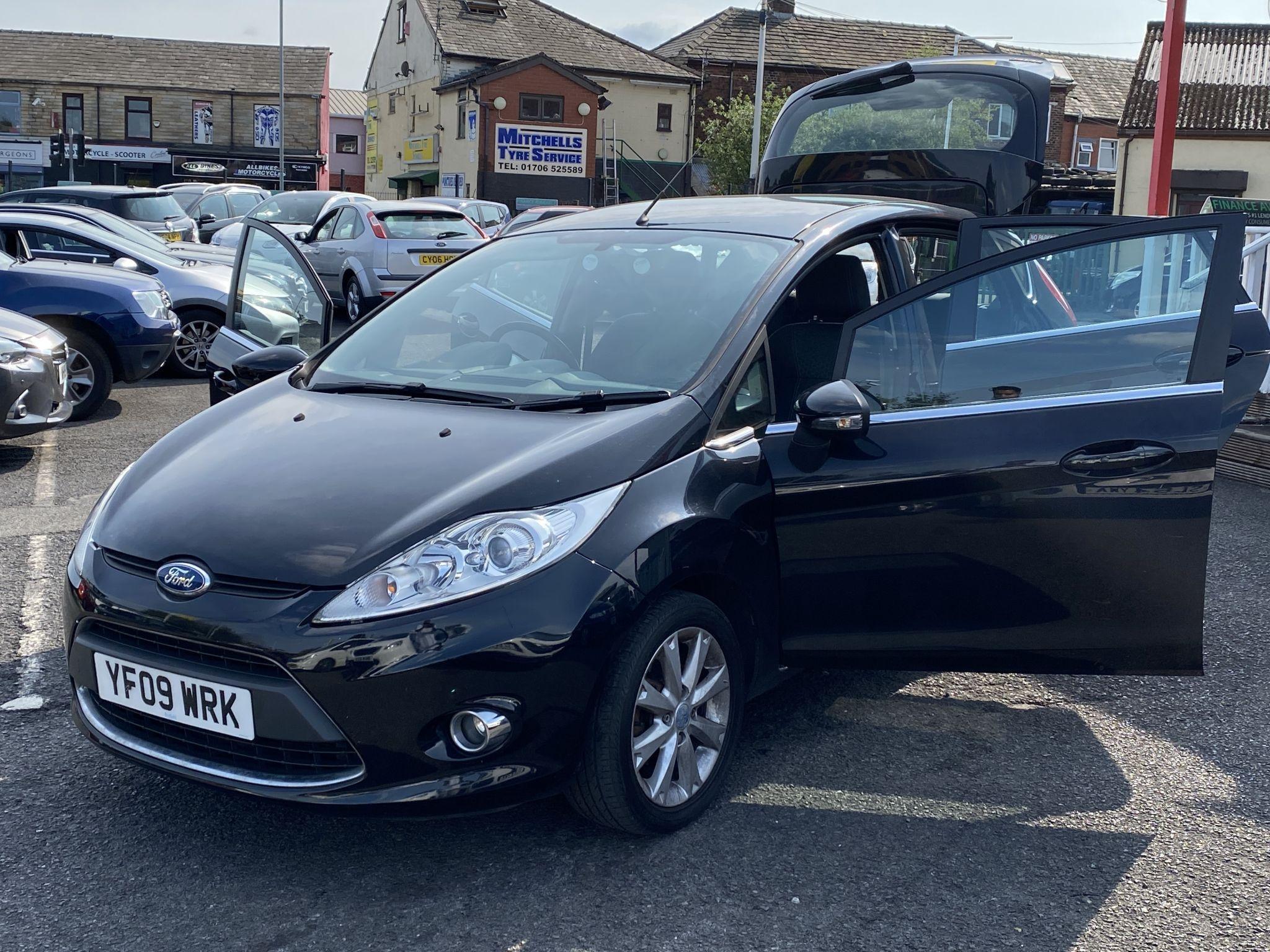 Ford Fiesta - Image 17