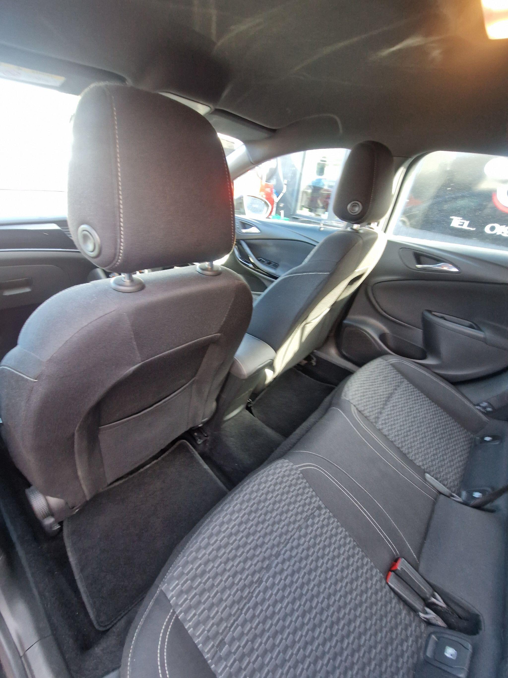 Vauxhall Astra - Image 39