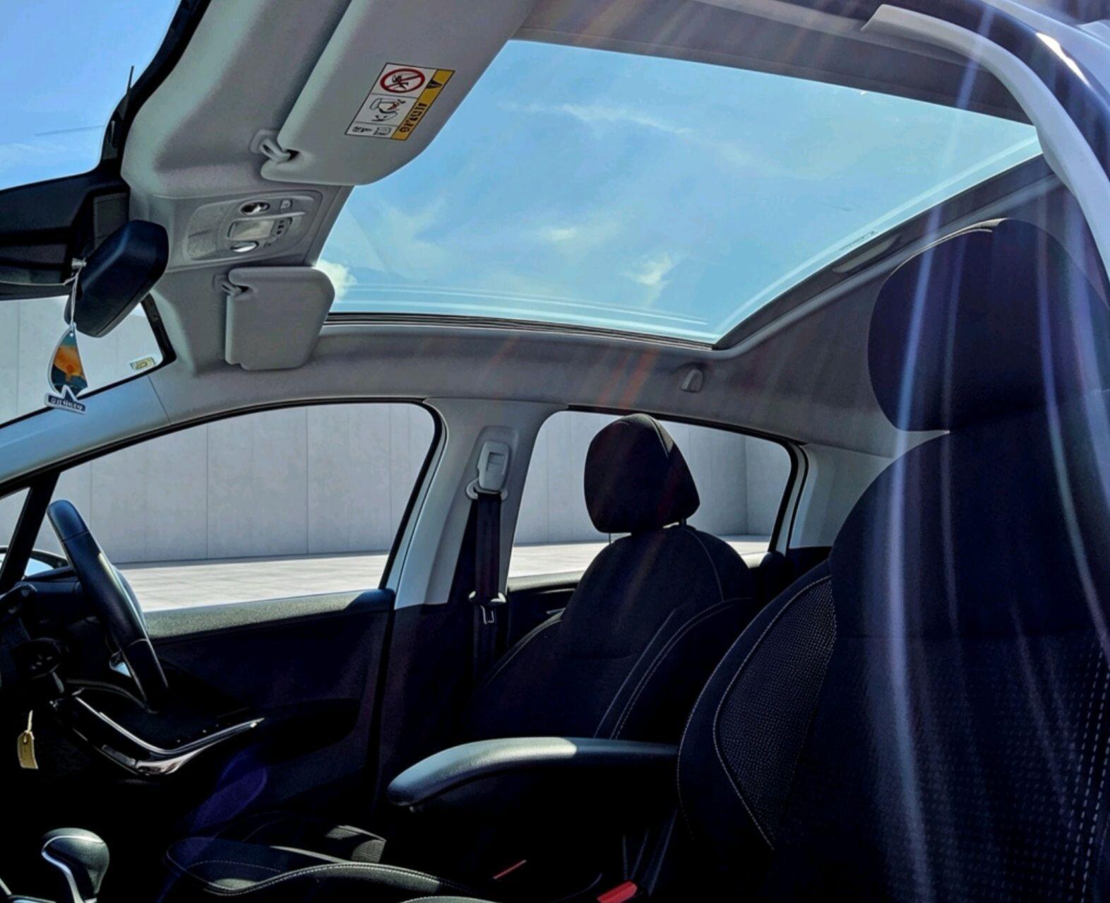 Peugeot 208 - Image 11