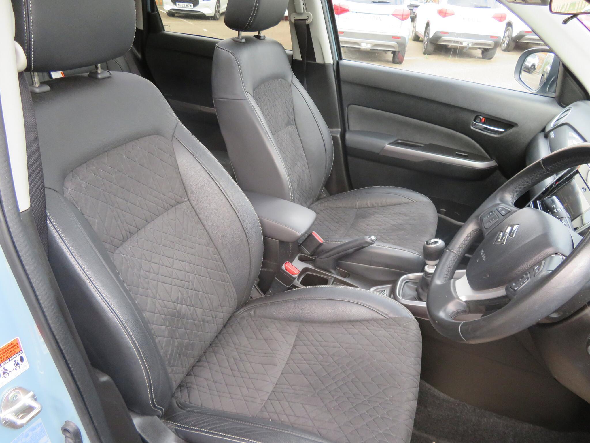 Suzuki Vitara - Image 15