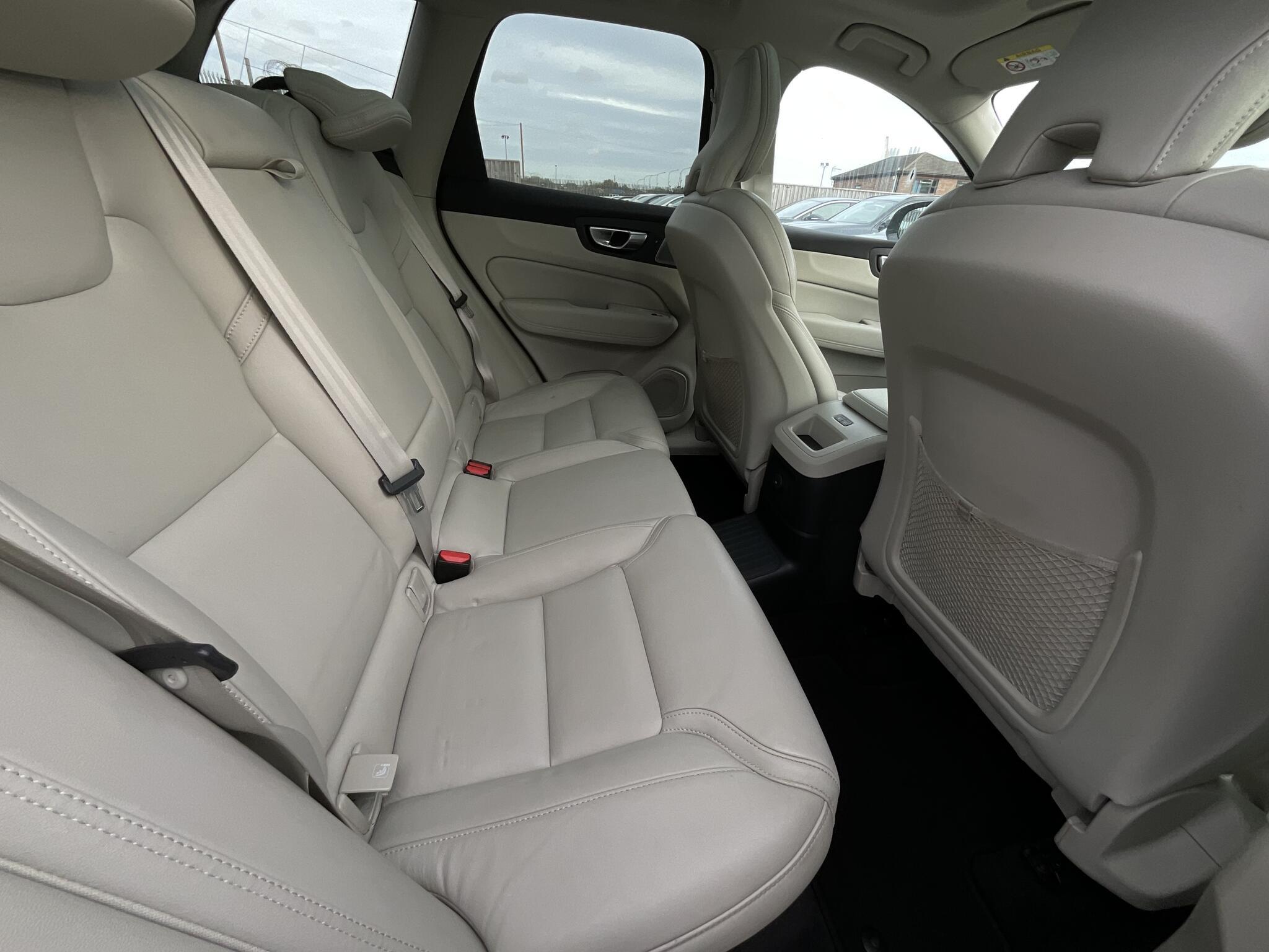 Volvo XC60 - Image 12