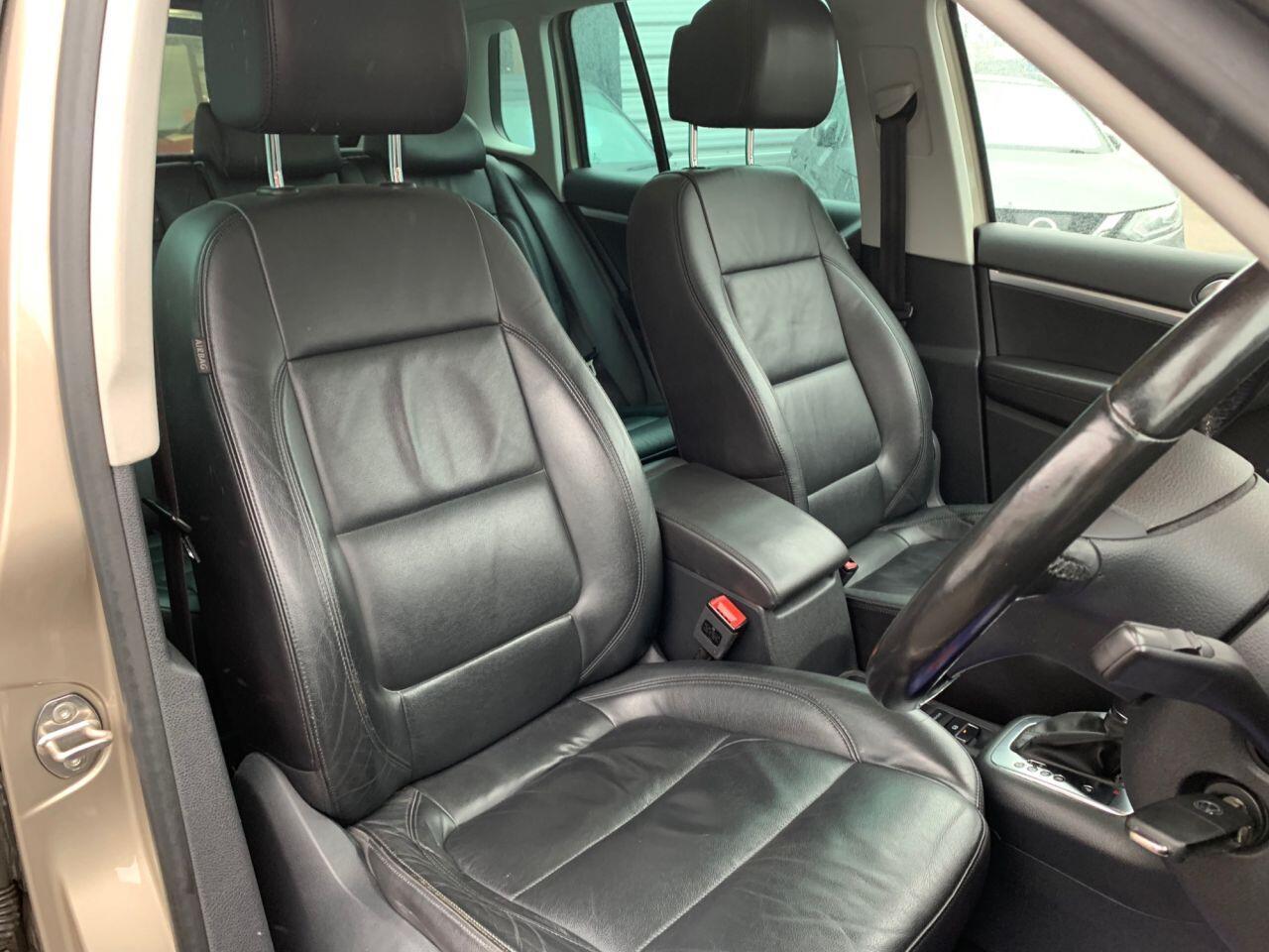 Volkswagen Tiguan - Image 11