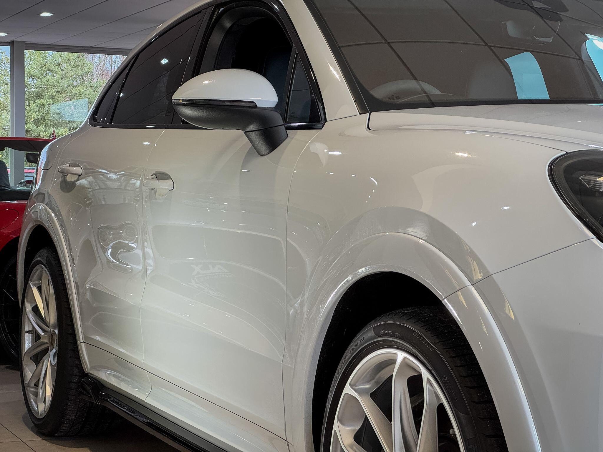 Porsche Cayenne - Image 5