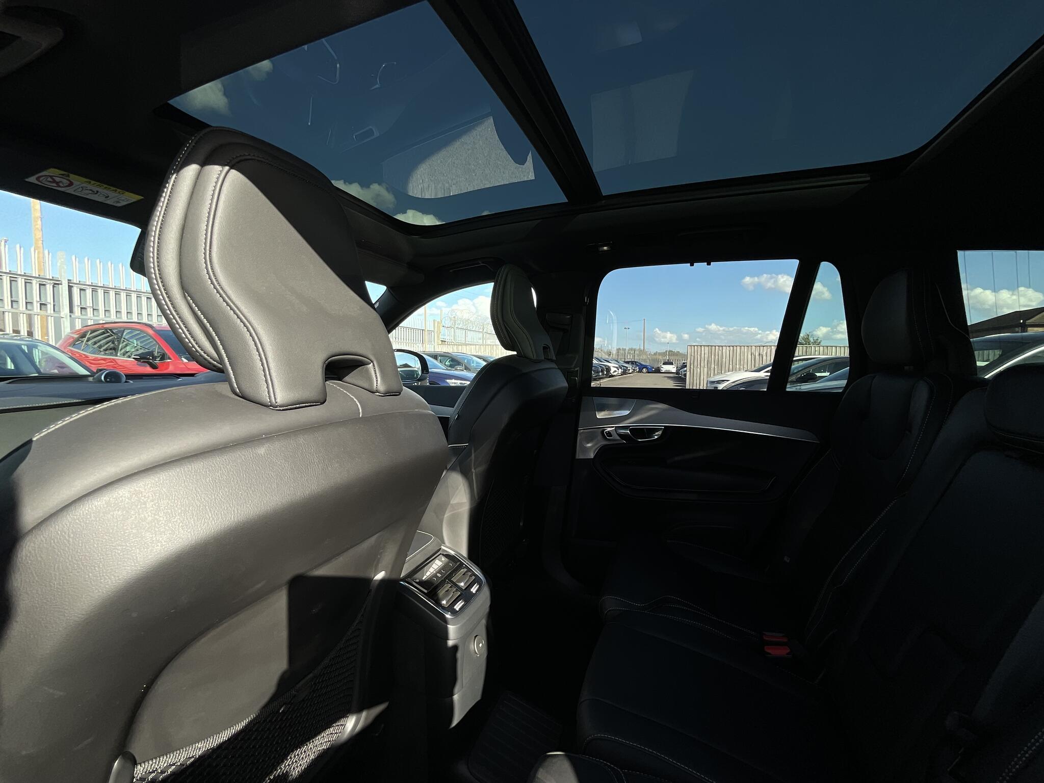 Volvo XC90 - Image 13
