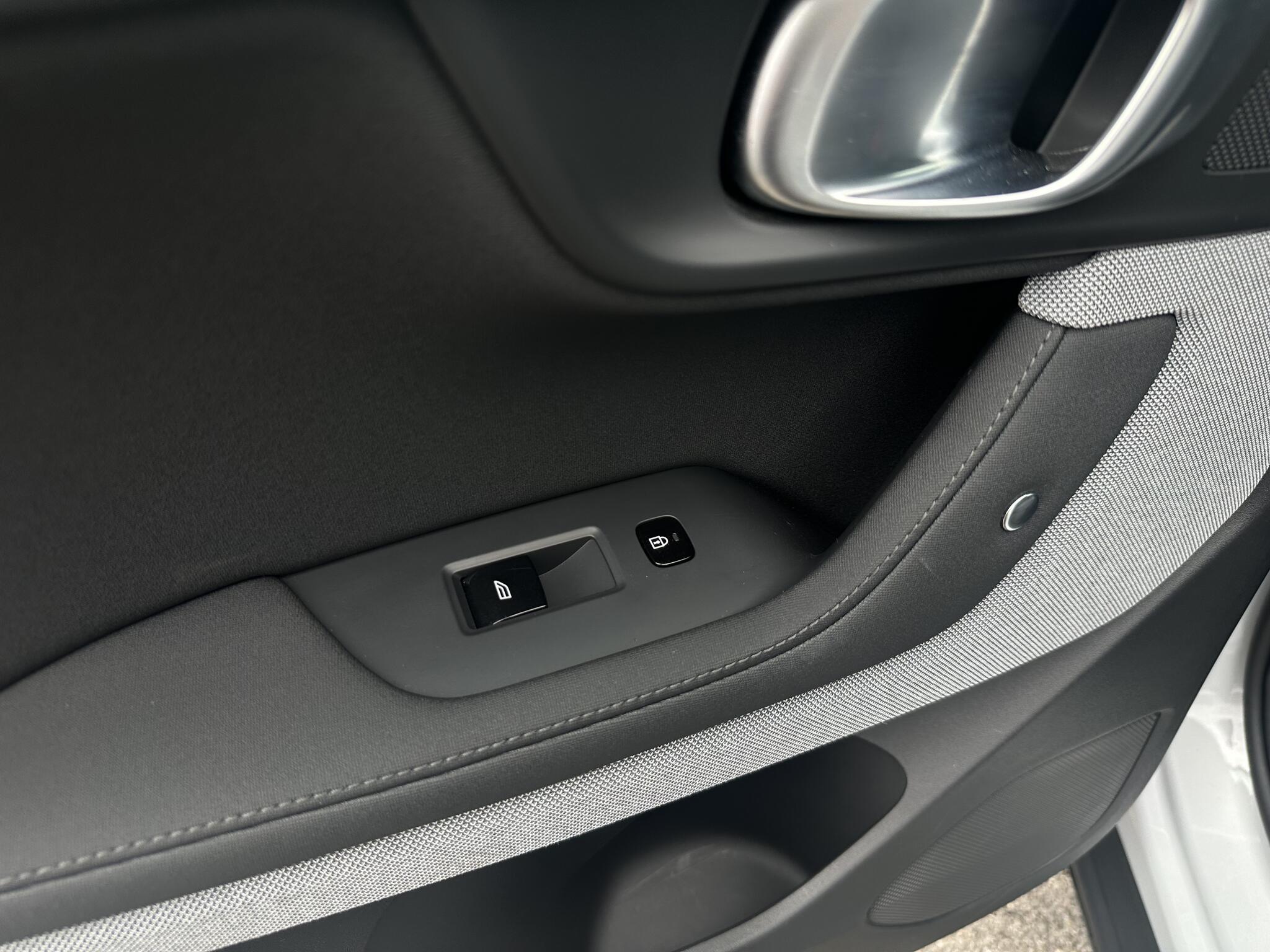 Polestar Polestar 2 - Image 18