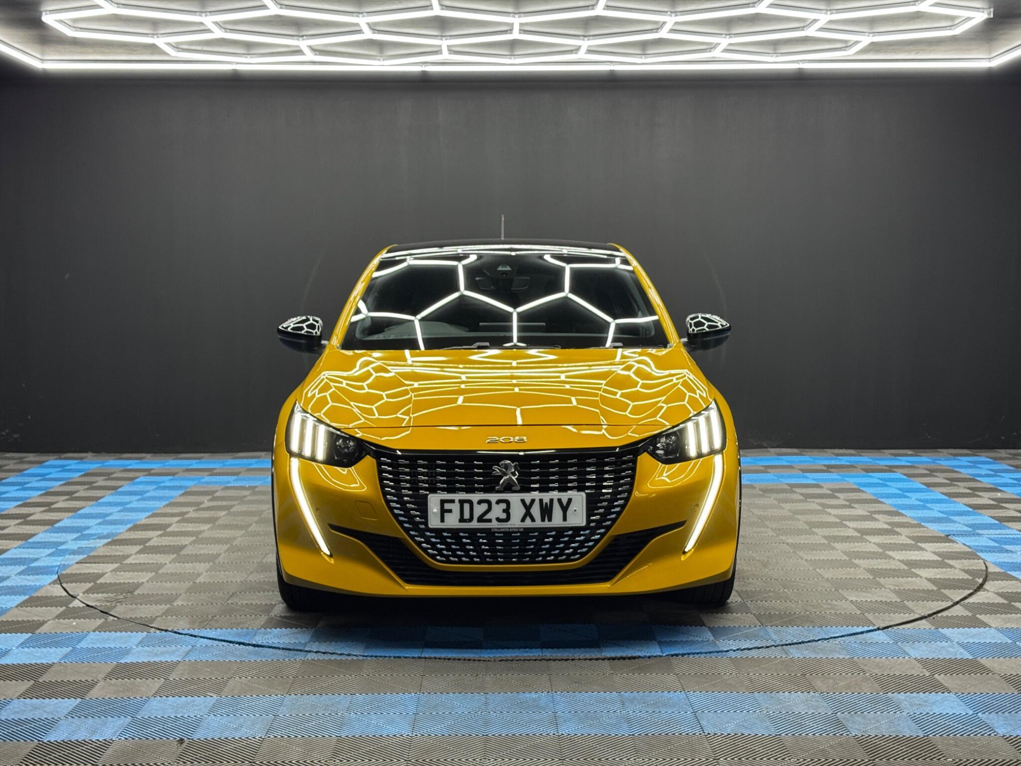 Peugeot 208 - Image 2