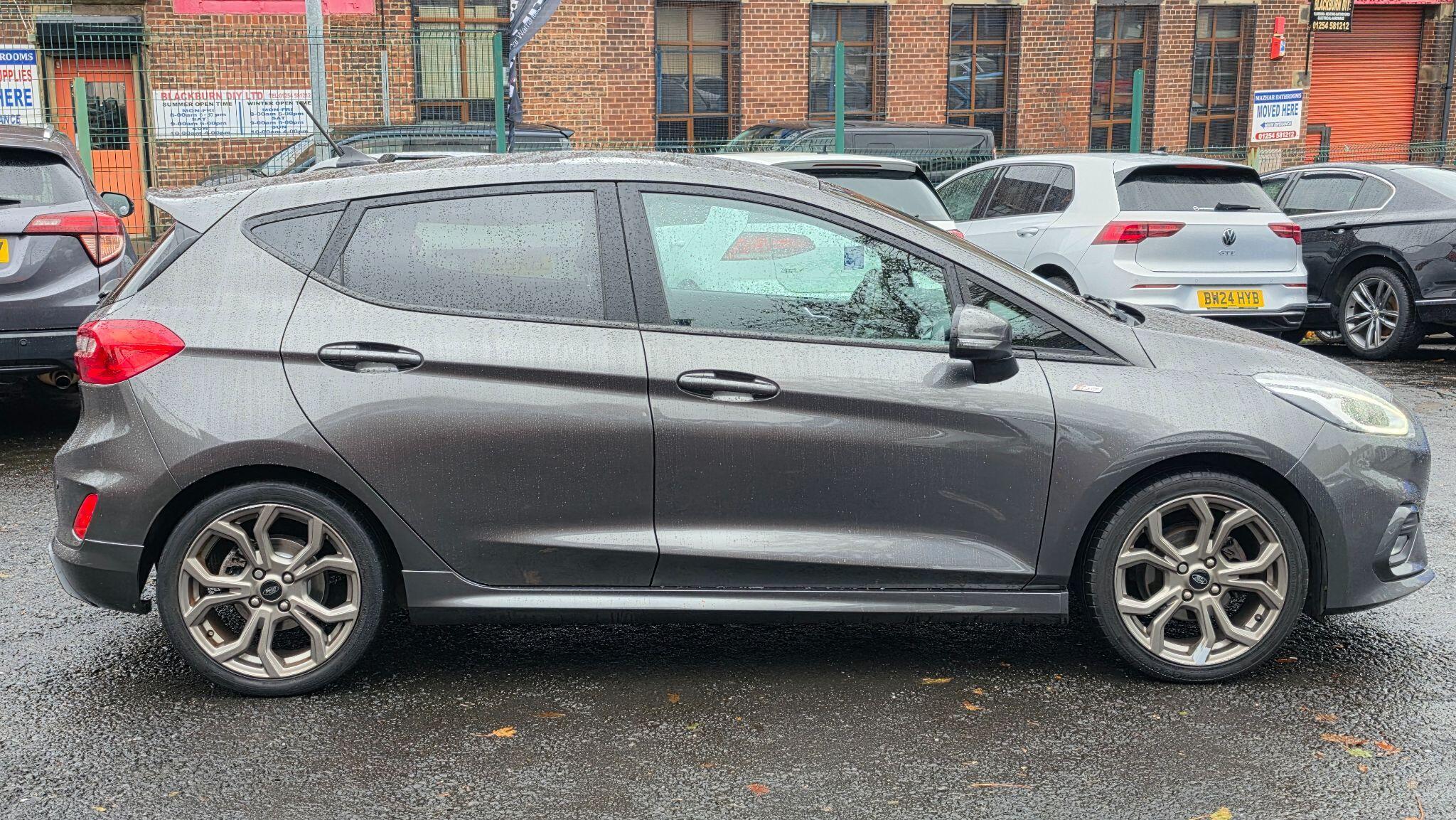 Ford Fiesta - Image 8