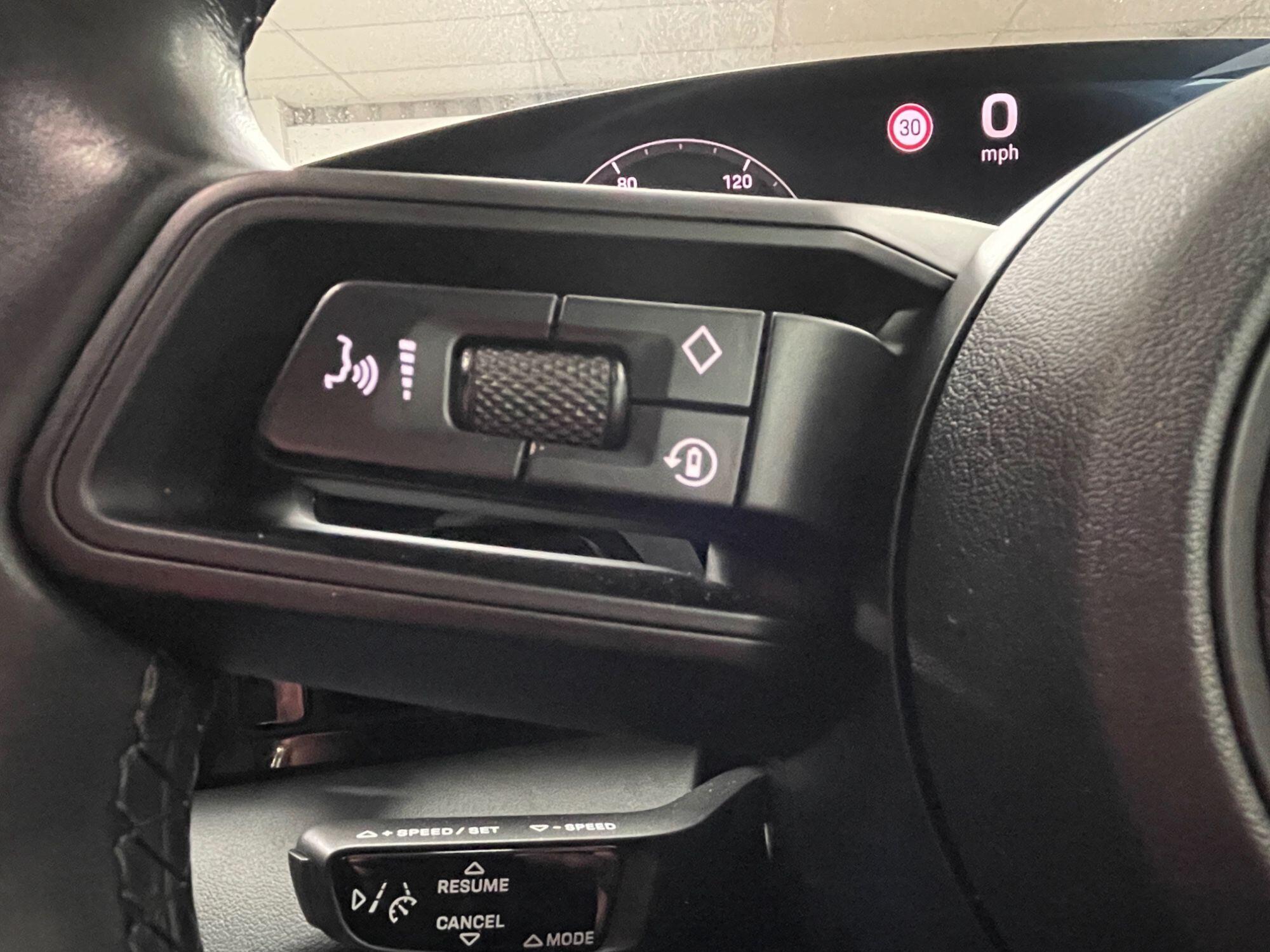 Porsche Taycan - Image 35