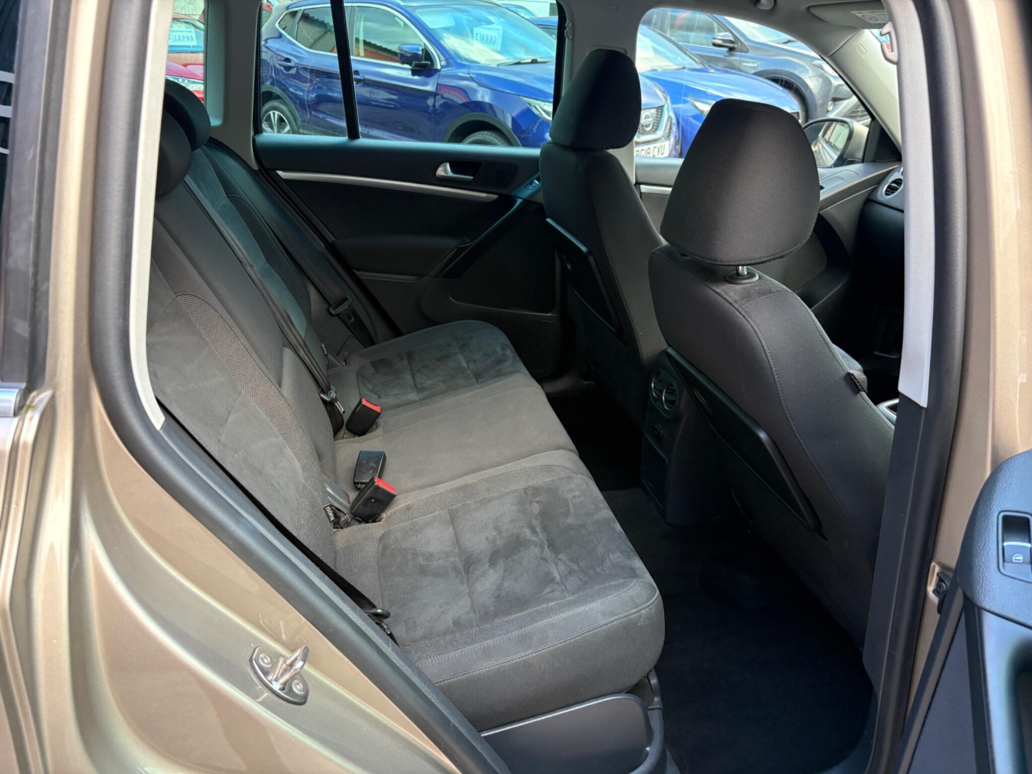 Volkswagen Tiguan - Image 14