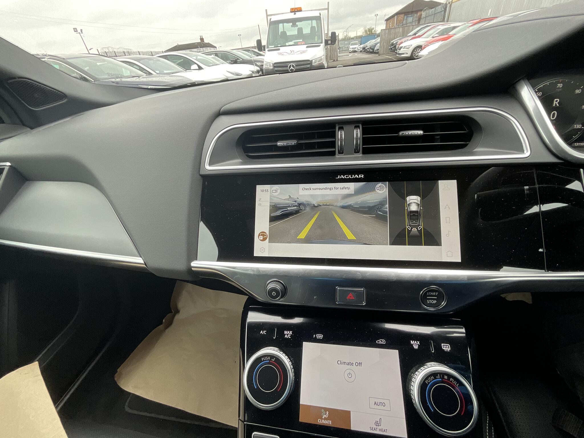 Jaguar I-Pace - Image 12
