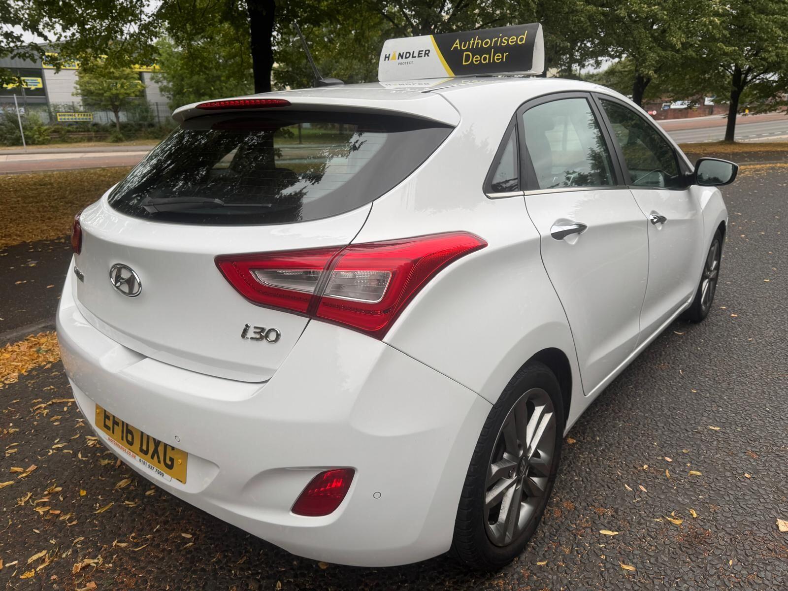 Hyundai i30 - Image 7