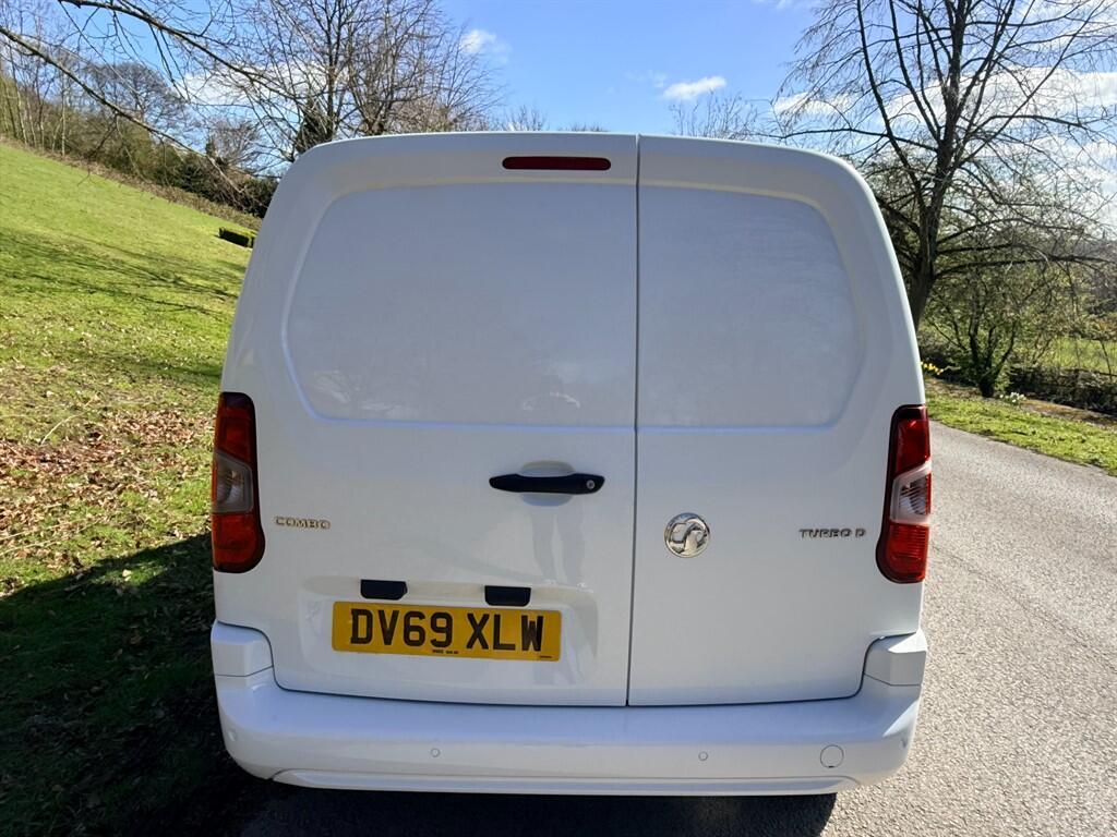 Vauxhall Combo - Image 5