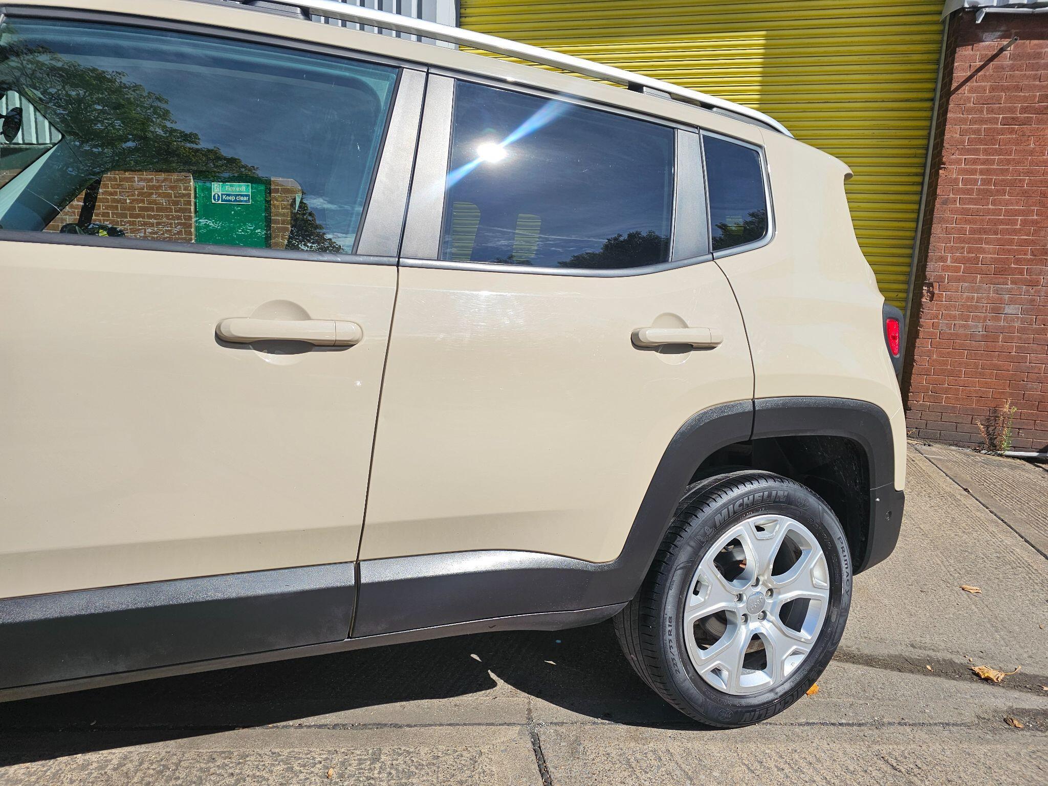 Jeep Renegade - Image 16