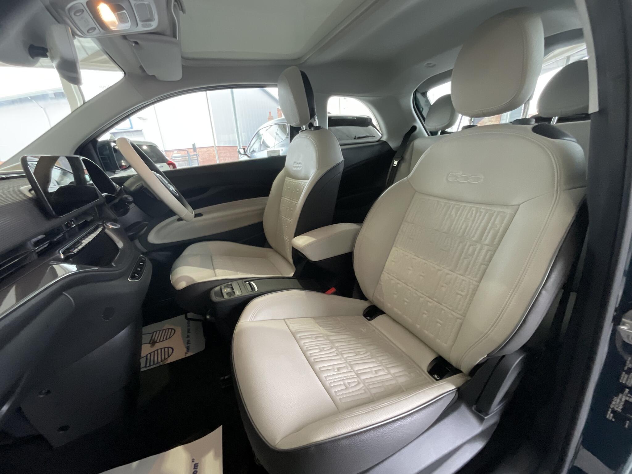Fiat 500e - Image 11