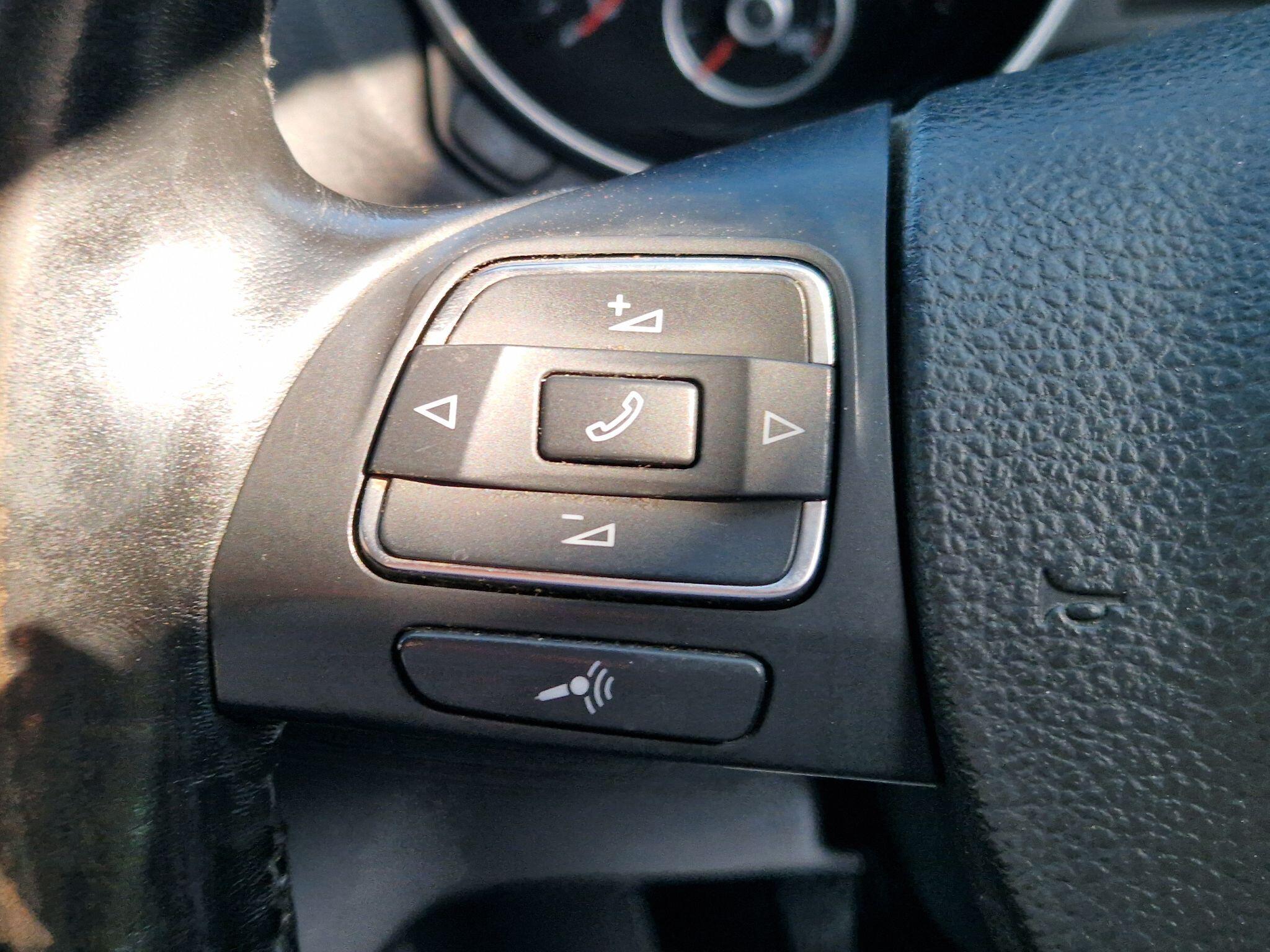 Volkswagen Golf - Image 31