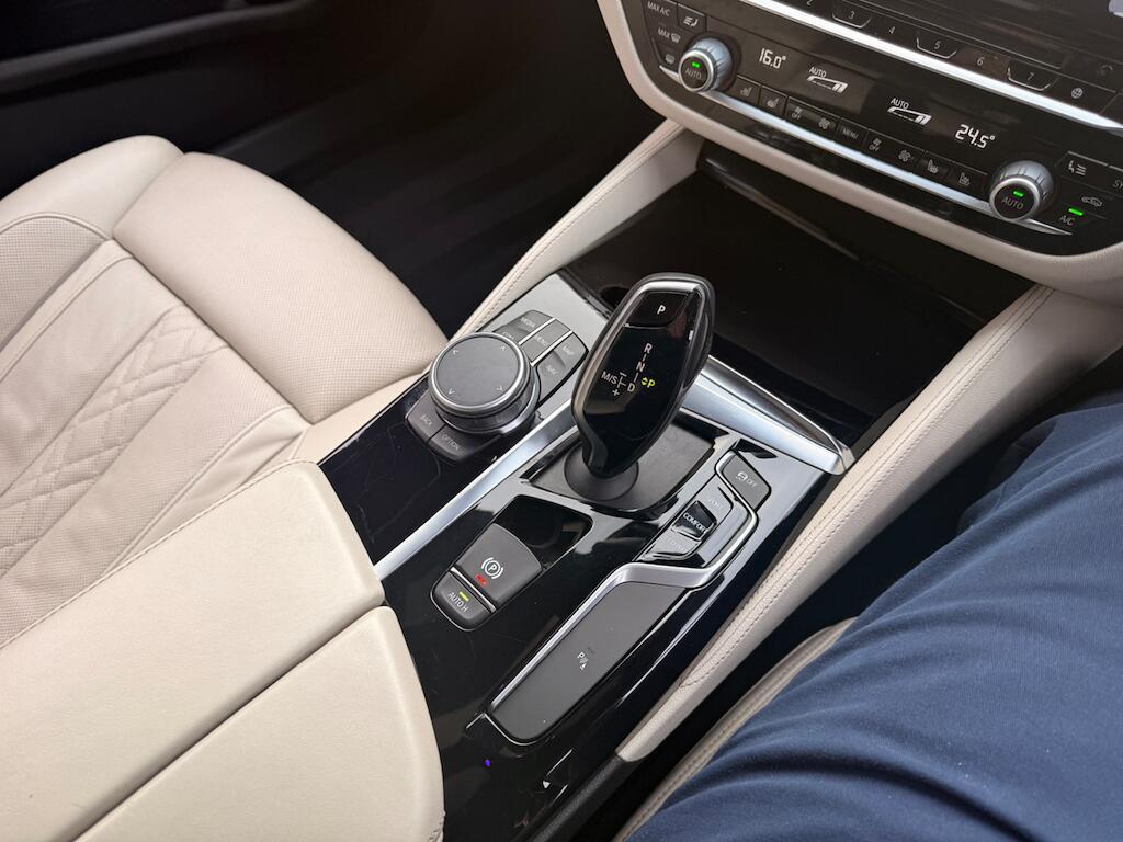 BMW 5 Series - Image 48