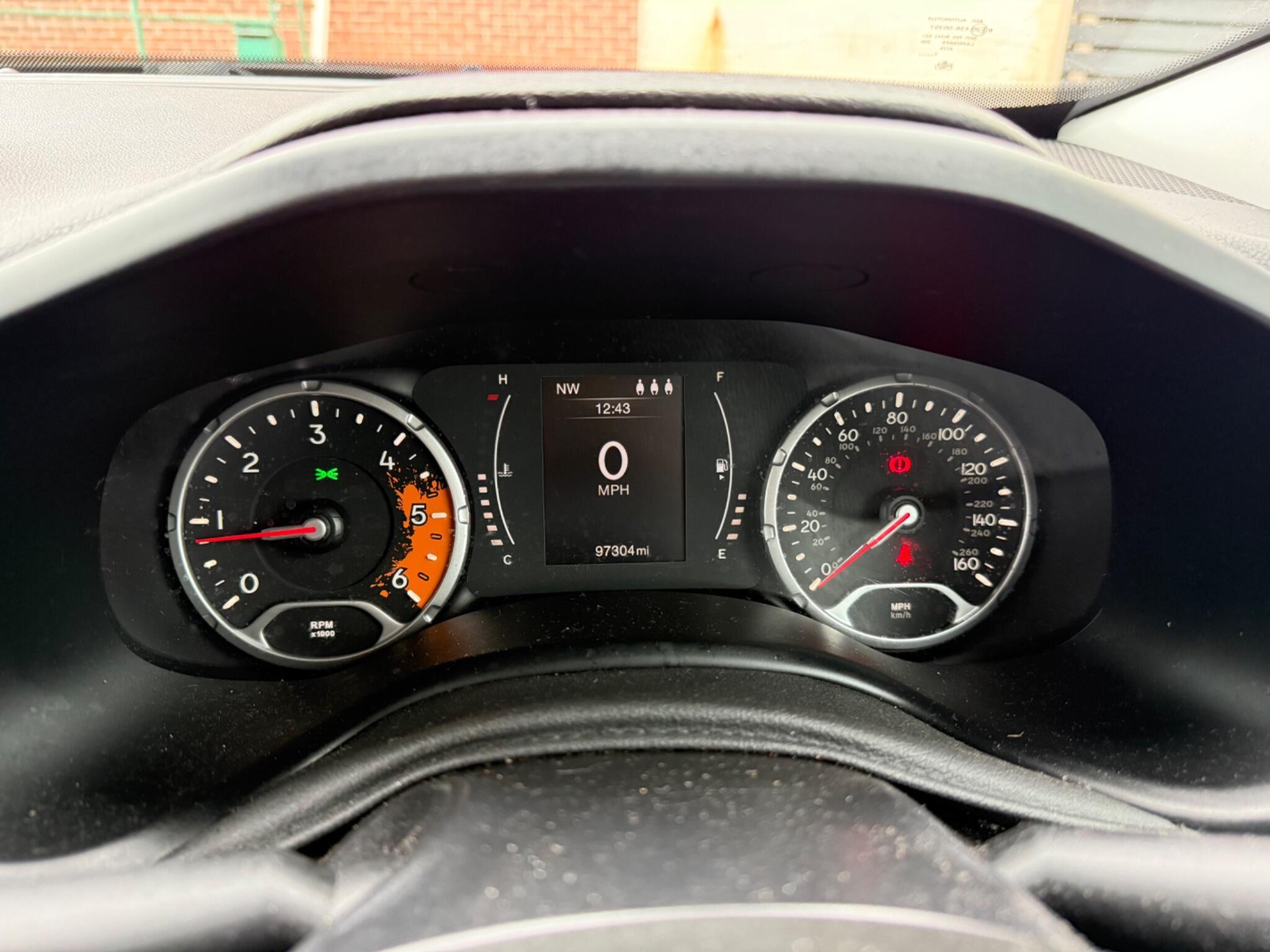 Jeep Renegade - Image 11