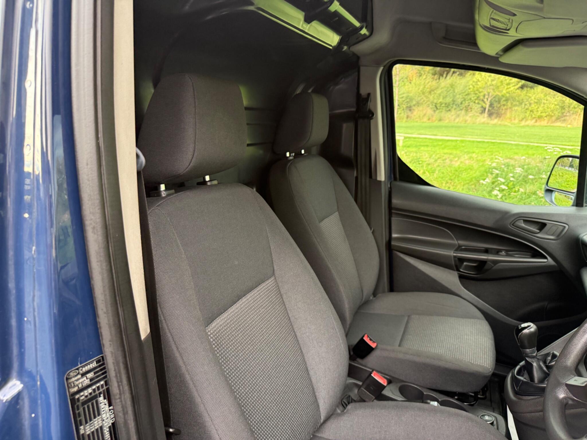 Ford Transit Connect - Image 19