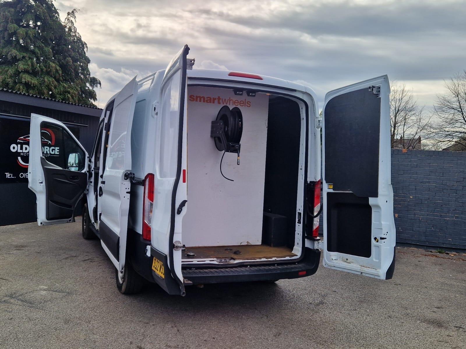 Ford Transit - Image 20