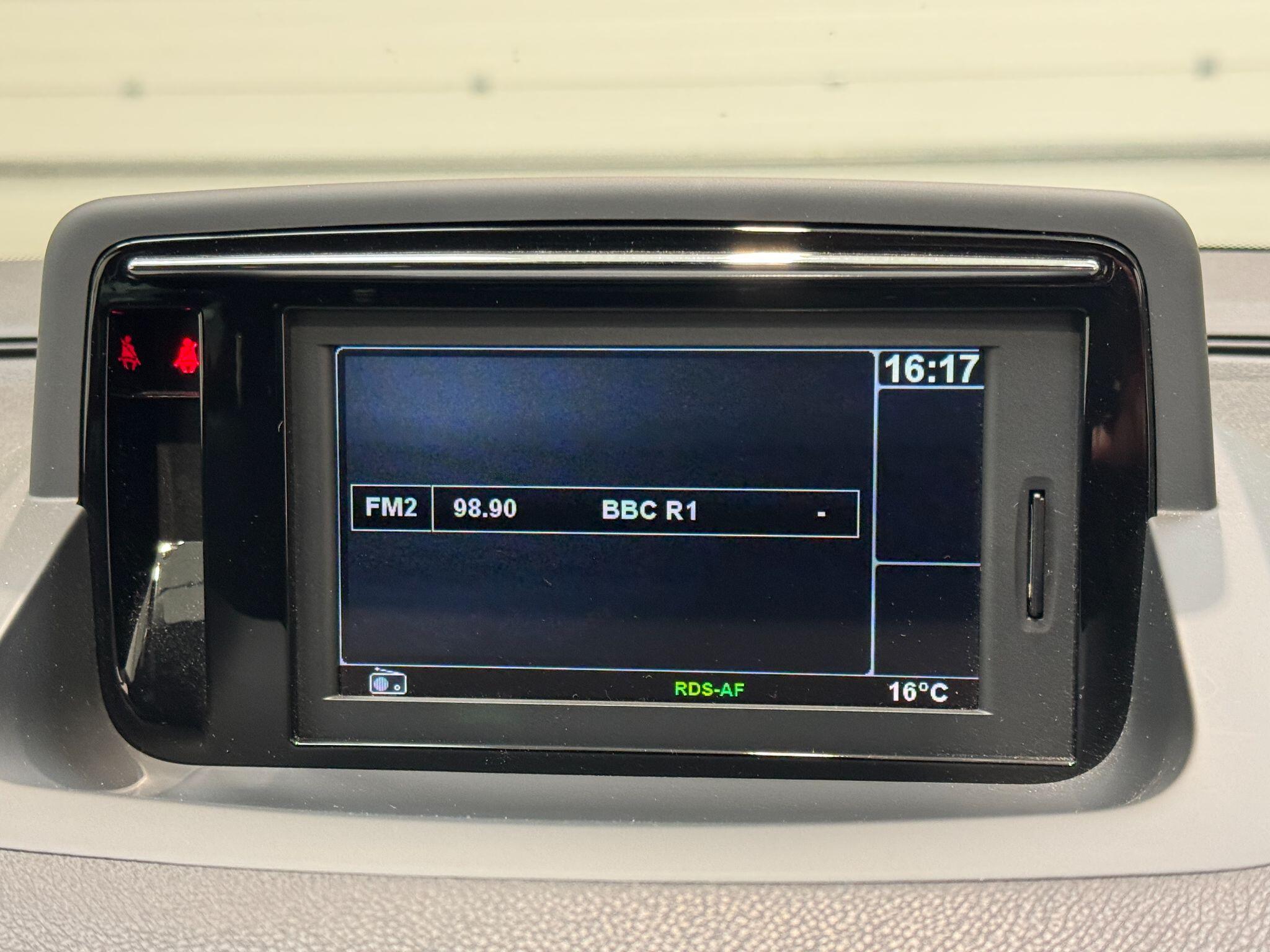 Renault Megane - Image 71