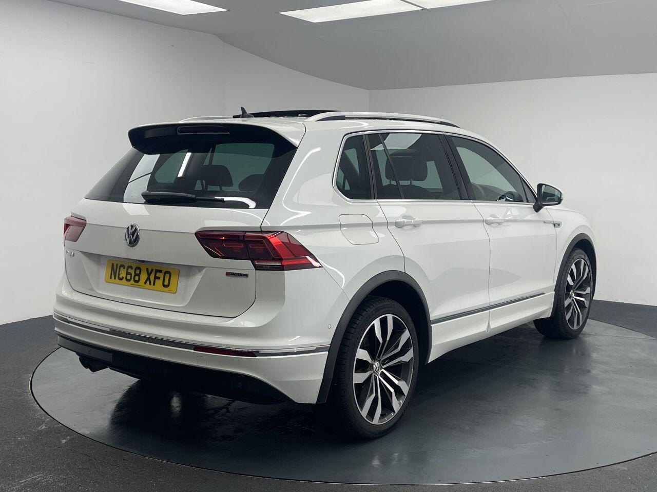 Volkswagen Tiguan - Image 13