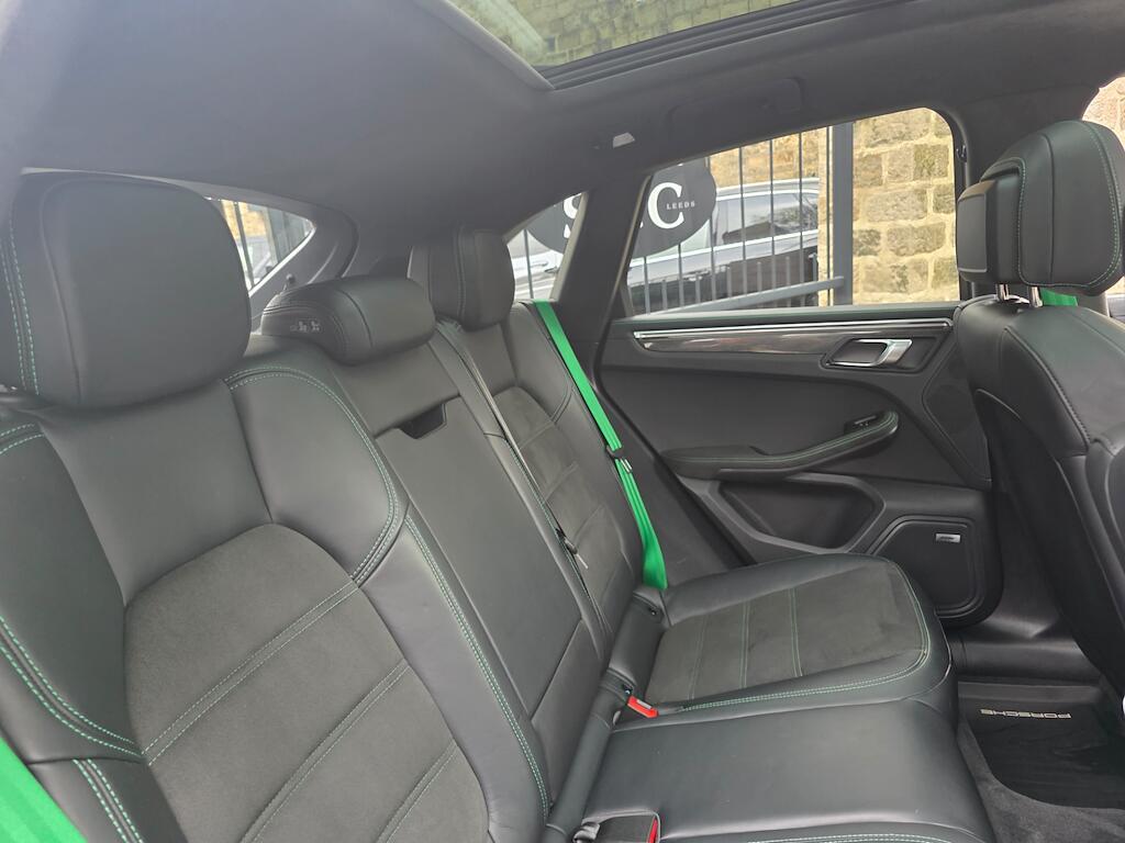 Porsche Macan - Image 25