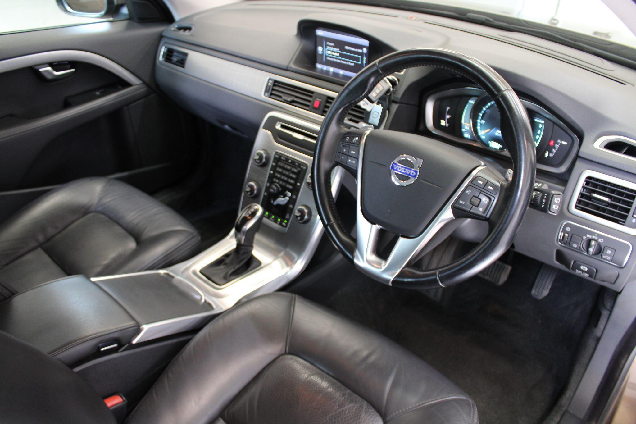 Volvo XC70 - Image 42