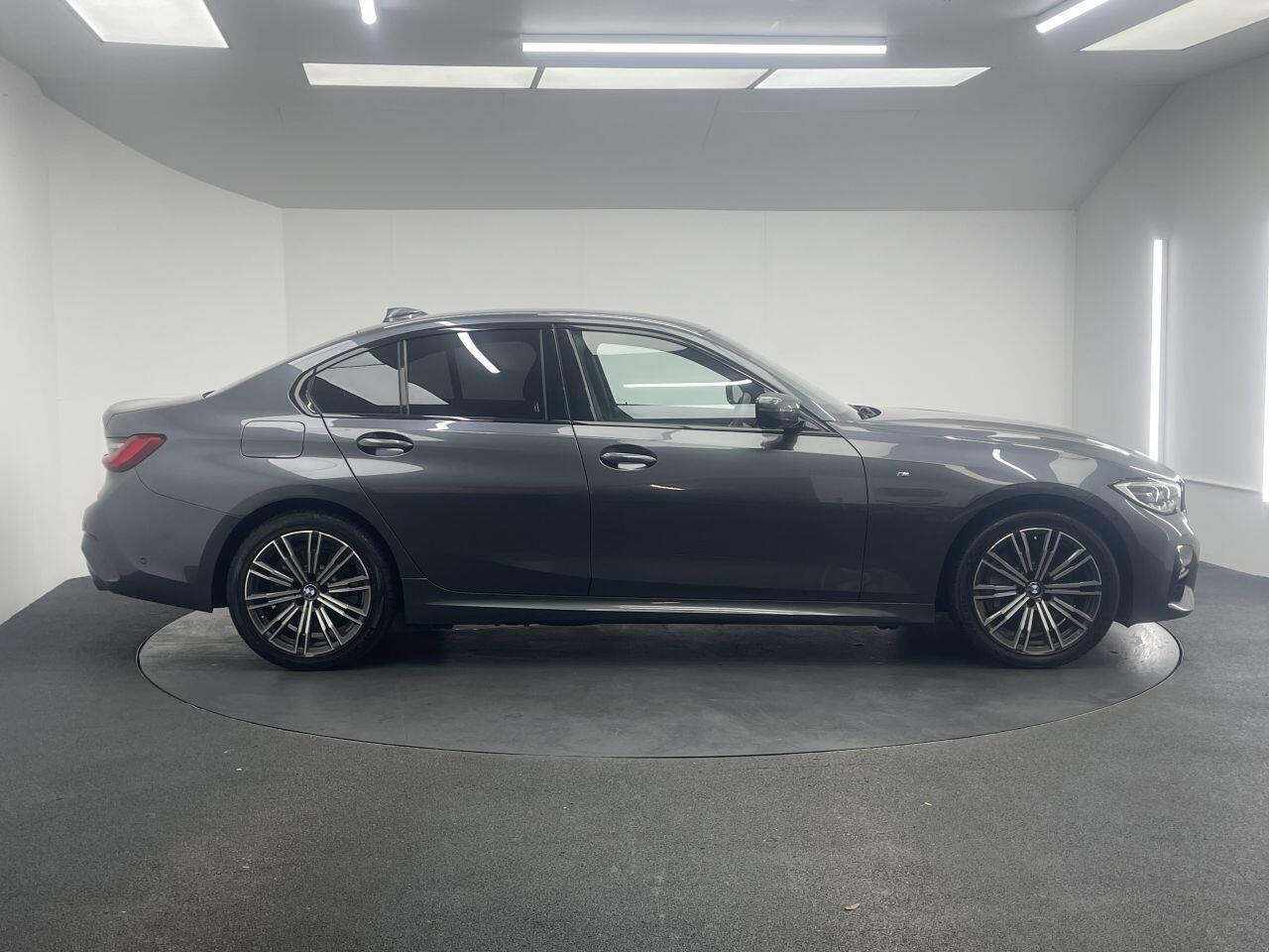 BMW 3 Series - Image 13