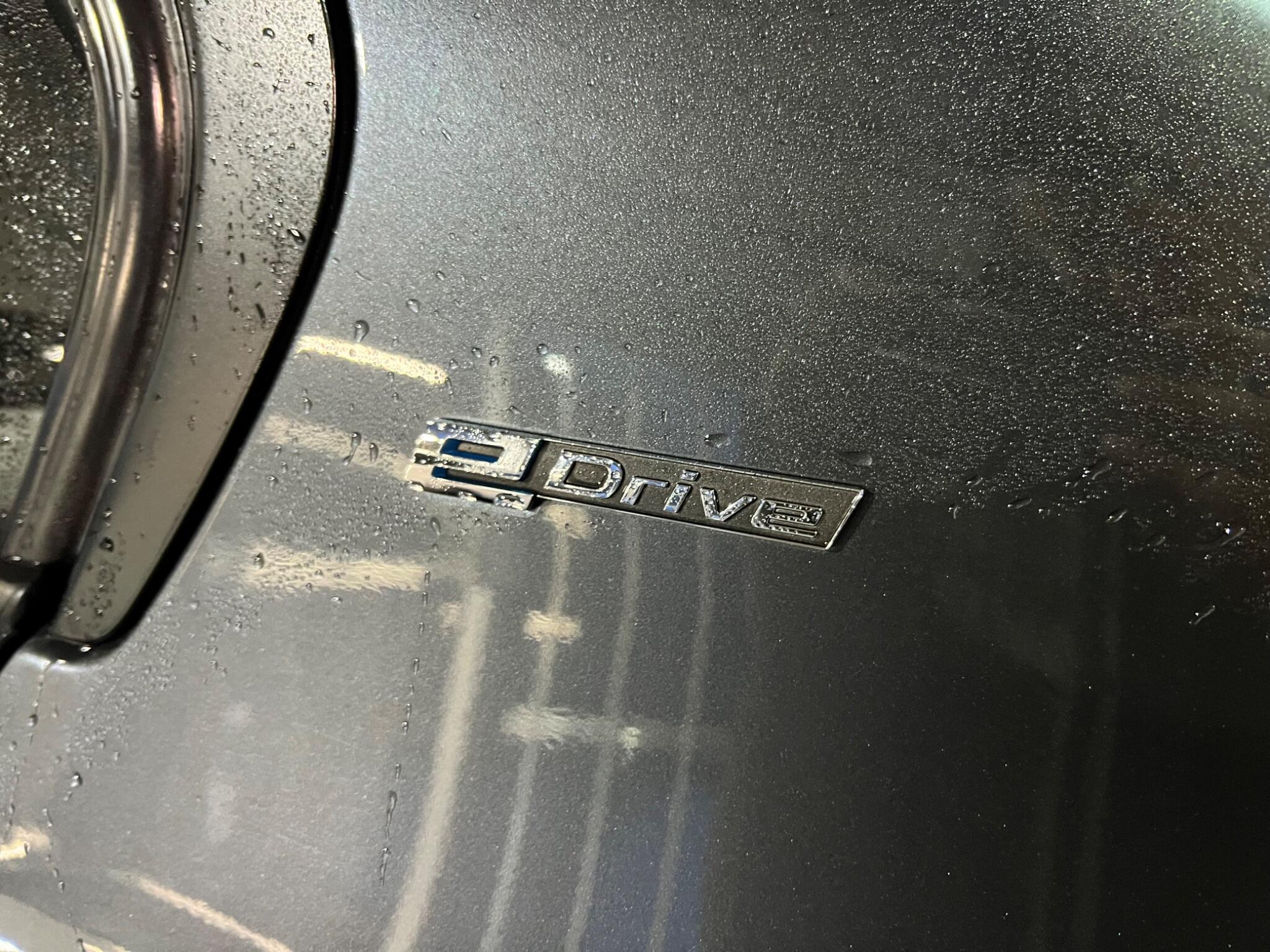 BMW 3 Series - Image 13