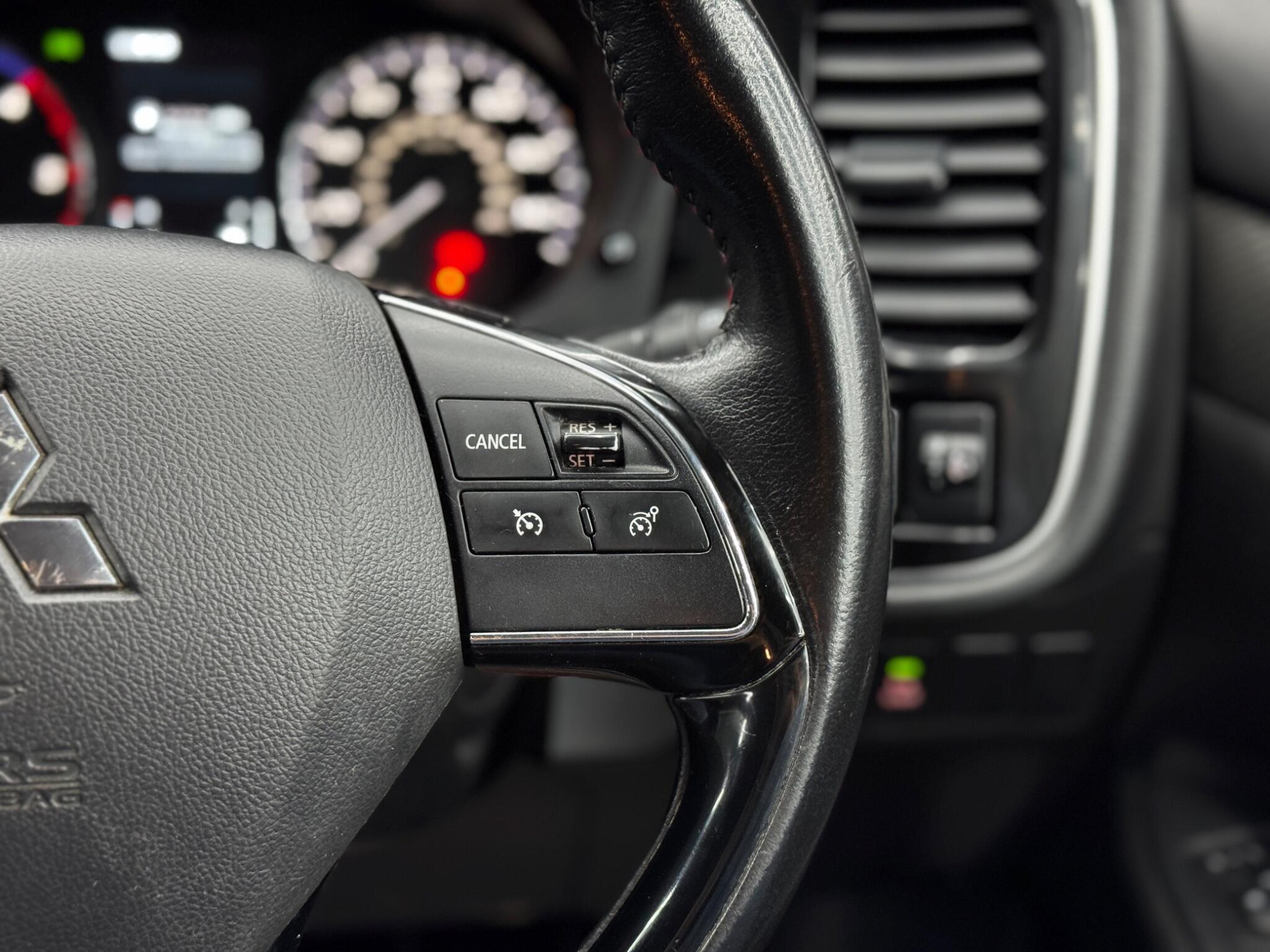 Mitsubishi Outlander - Image 20