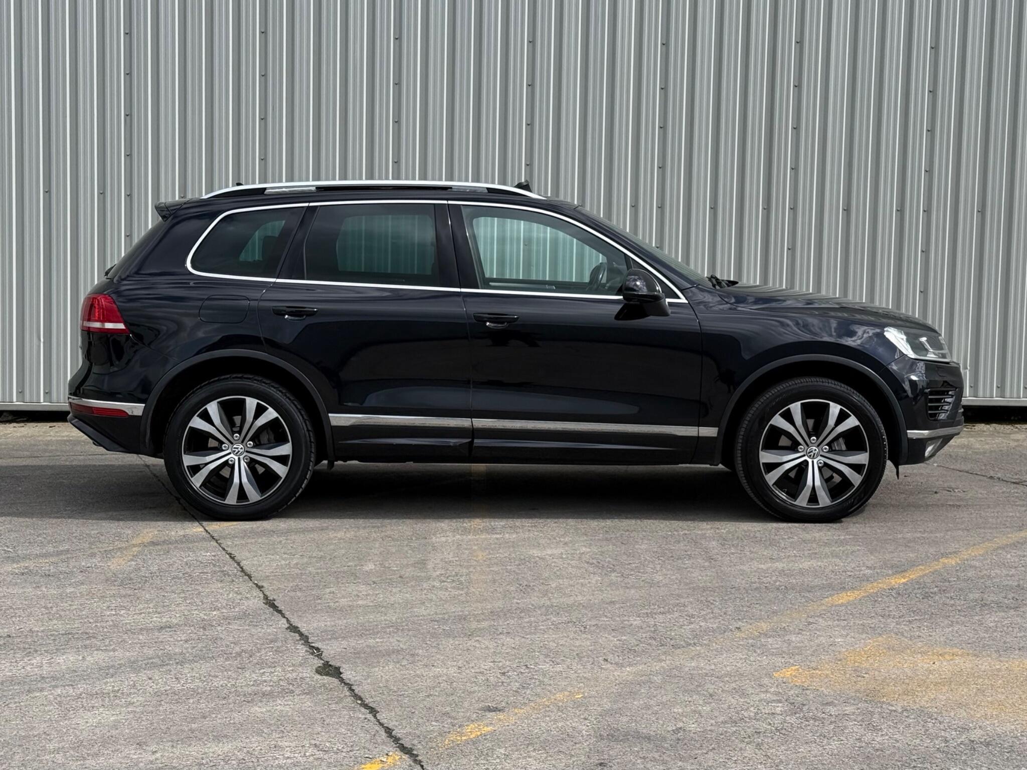 Volkswagen Touareg - Image 9