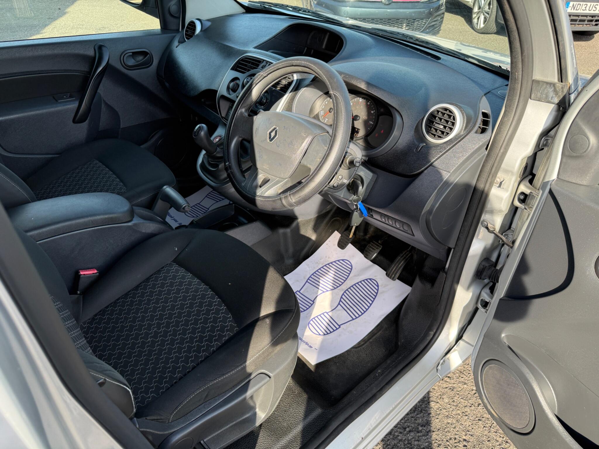 Renault Kangoo - Image 18