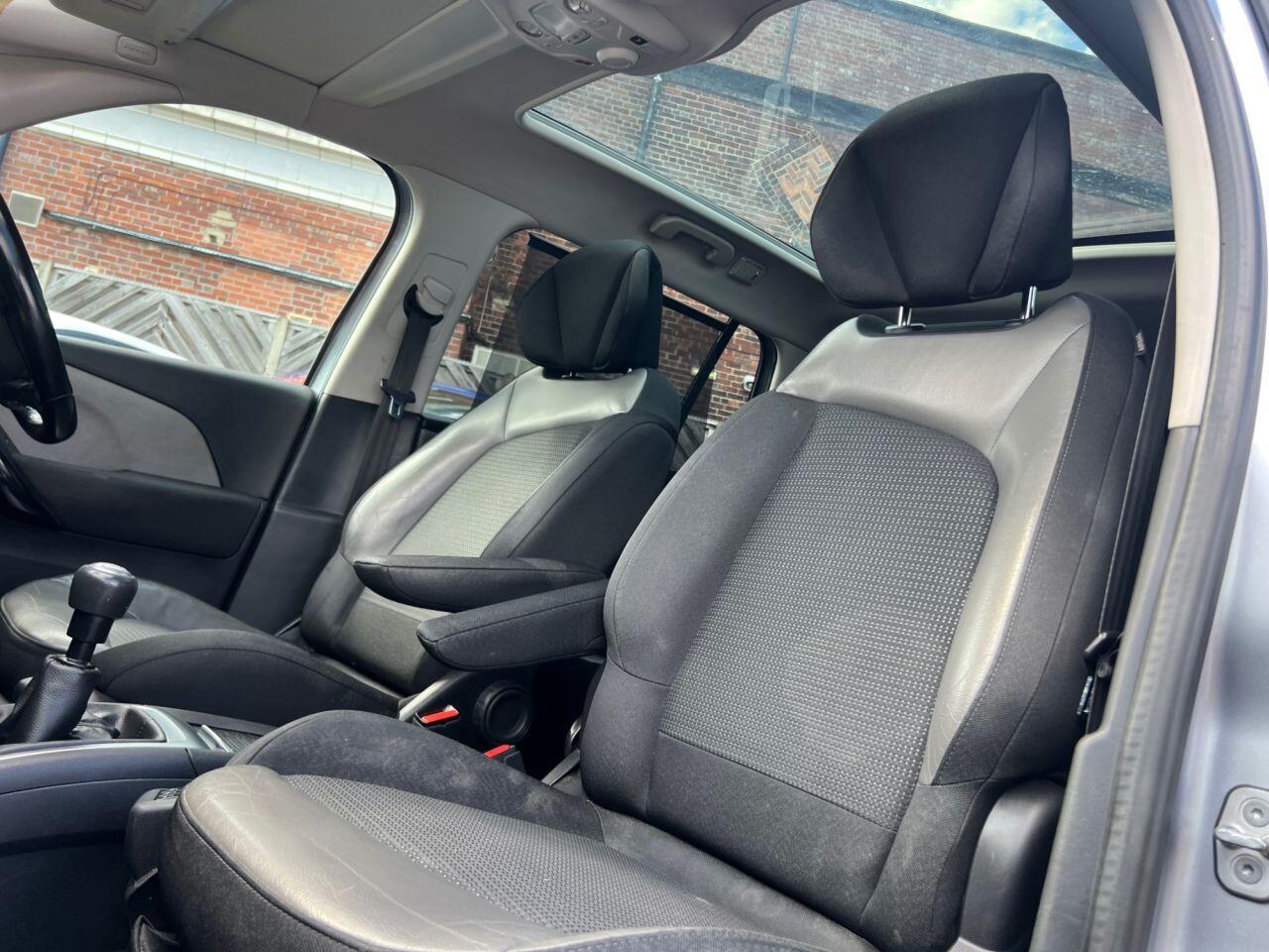 Citroen Grand C4 Picasso - Image 18