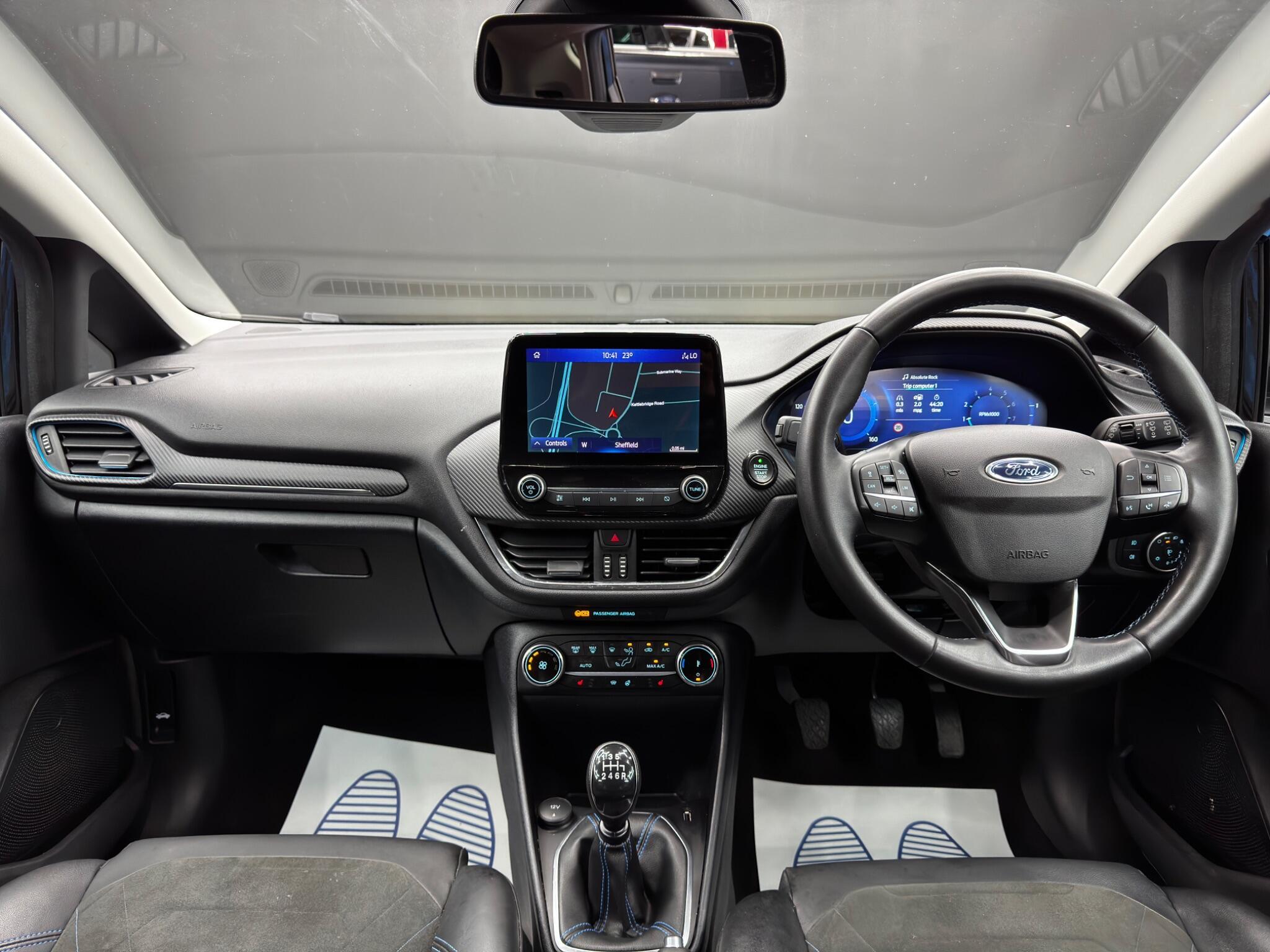 Ford Fiesta - Image 10